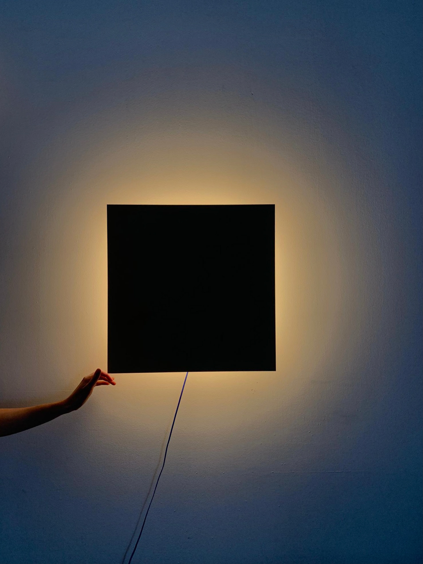 1:1 prototype: Lamp in the upright position, for ambient lighting