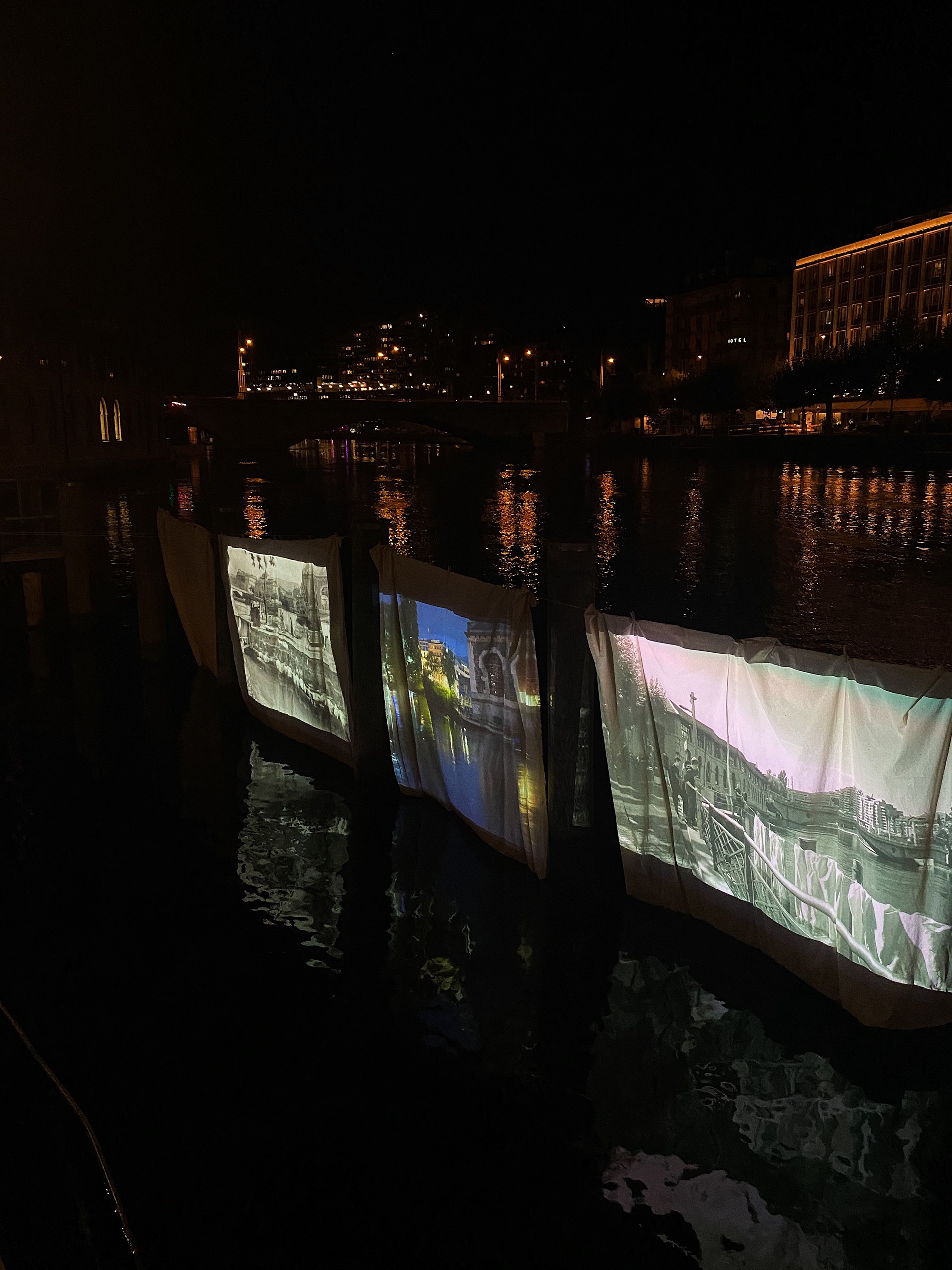 The night scenes coming to life