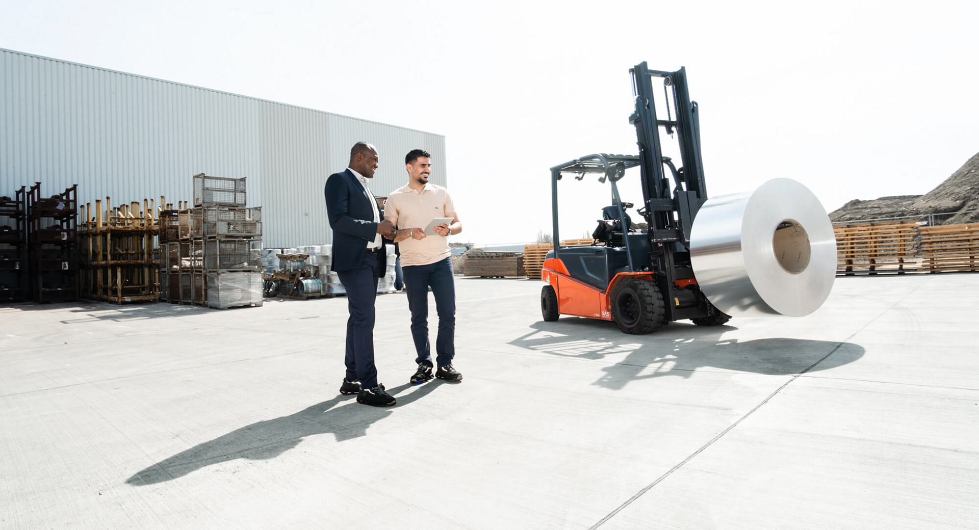 Fotografie von Mensch und Technik zur Ansprache von Arbeitskräften und Industriekunden
