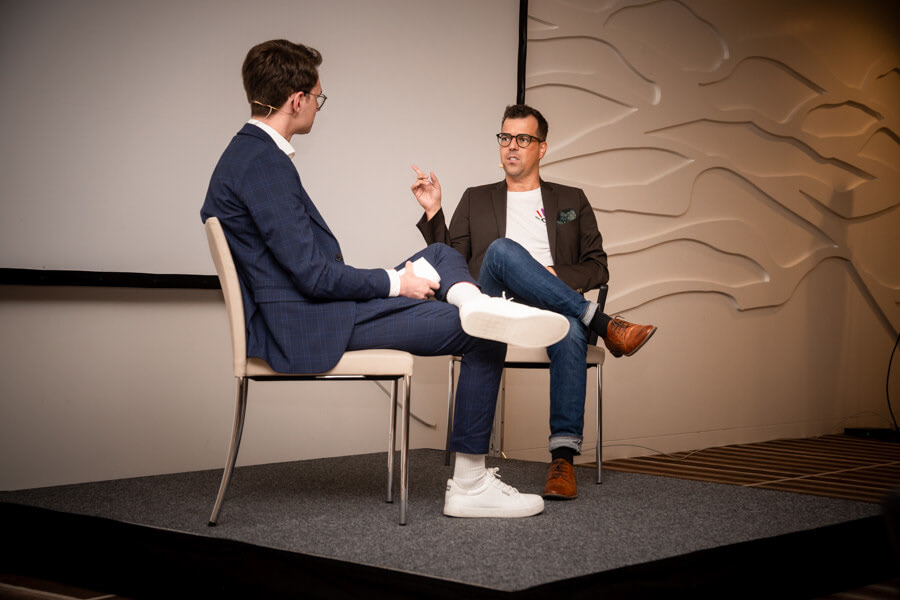 Fotografie für den Serien-Produzenten Leonard Geßner. Hier bei Podiumsgespräch mit Florian Wellmann.
