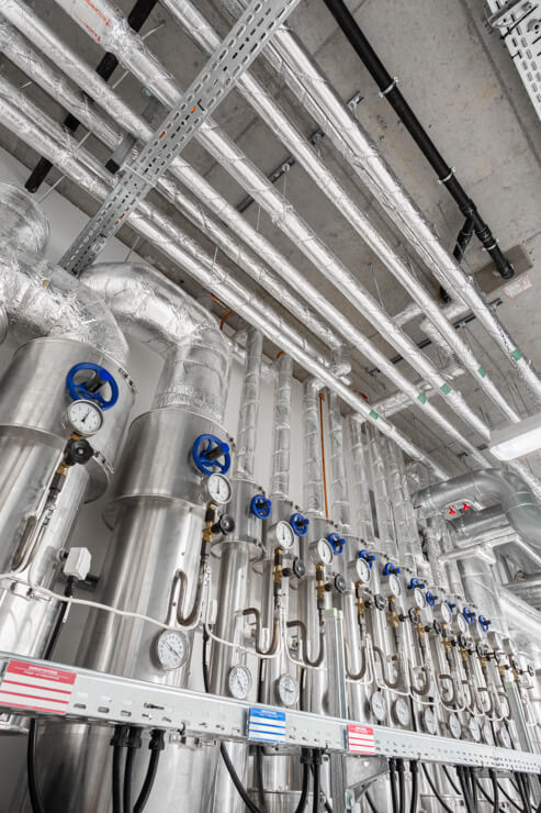 Fotografie der technischen Gebäudeausrüstung des Universitätsgebäudes BIOM für bruns+partner