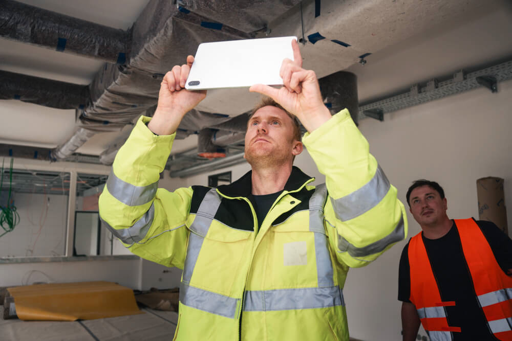 Anwendung des Produkts (Software) auf Baustellen. Teil der initialen Fotokollektion.