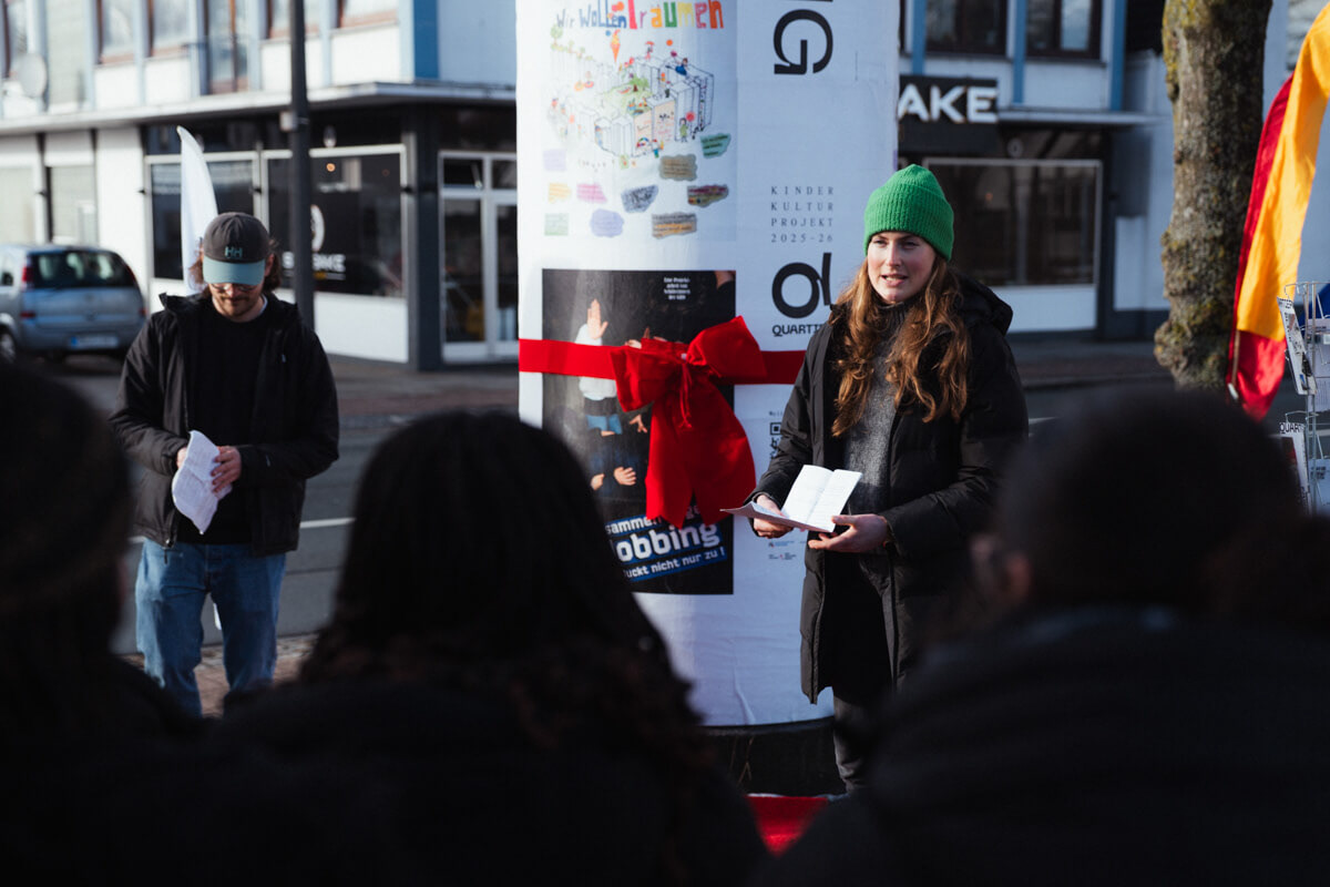 Das Team der Quartier gGmbH bei der feierlichen Eröffnung der Ausstellung