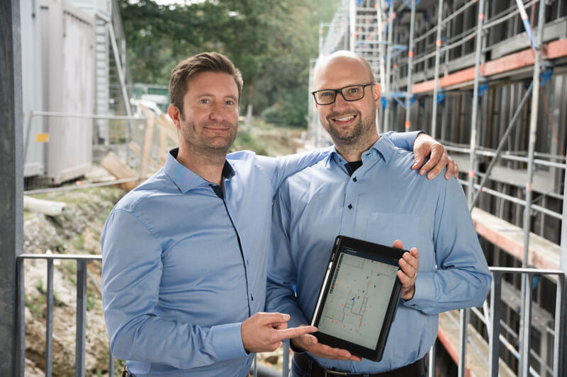 Geschäftsführungsportäts. Teil des Bildinventars.