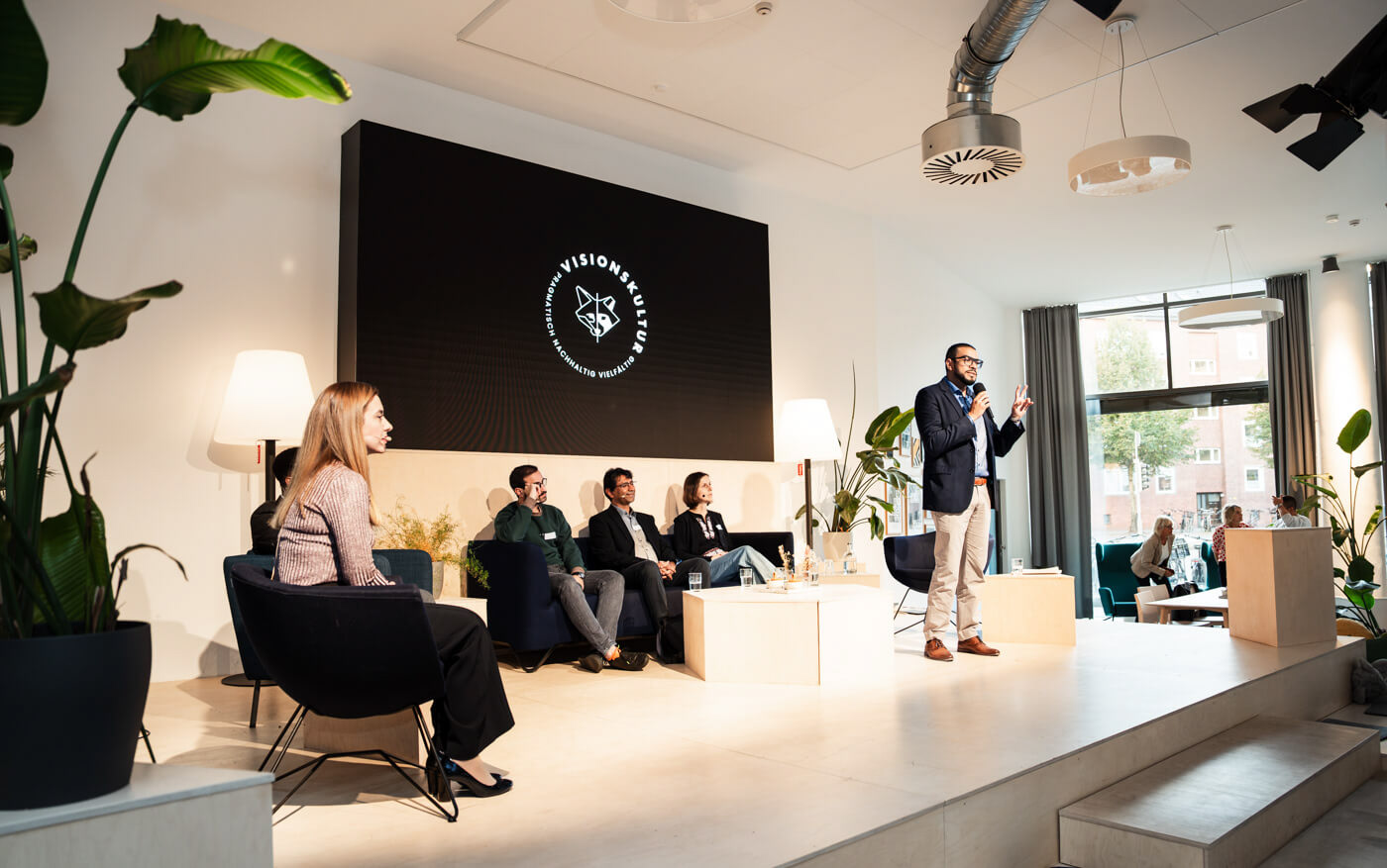 Fotografie von öffentlichen Veranstaltungen in Bremen. Hier im Café Frölichs.