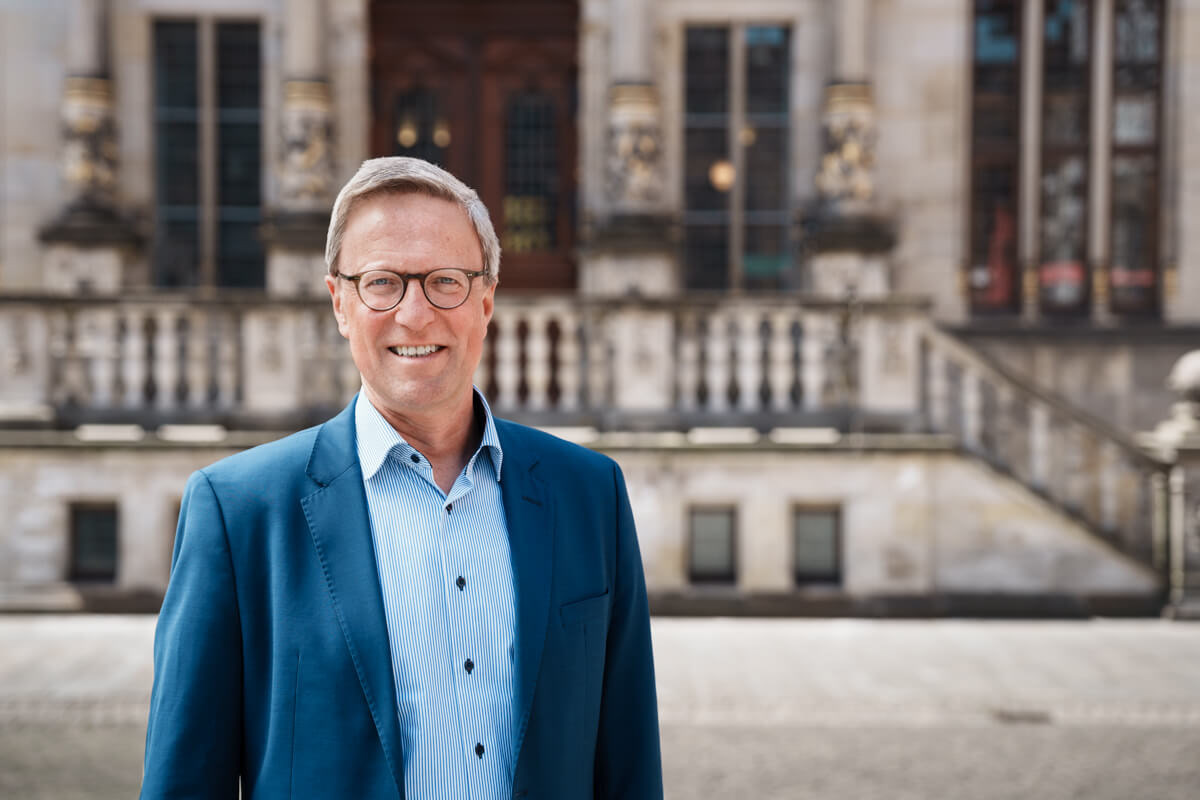 Businessporträt des Hauptgeschäftsführers der Handelskammer Bremen, Dr. Fonger