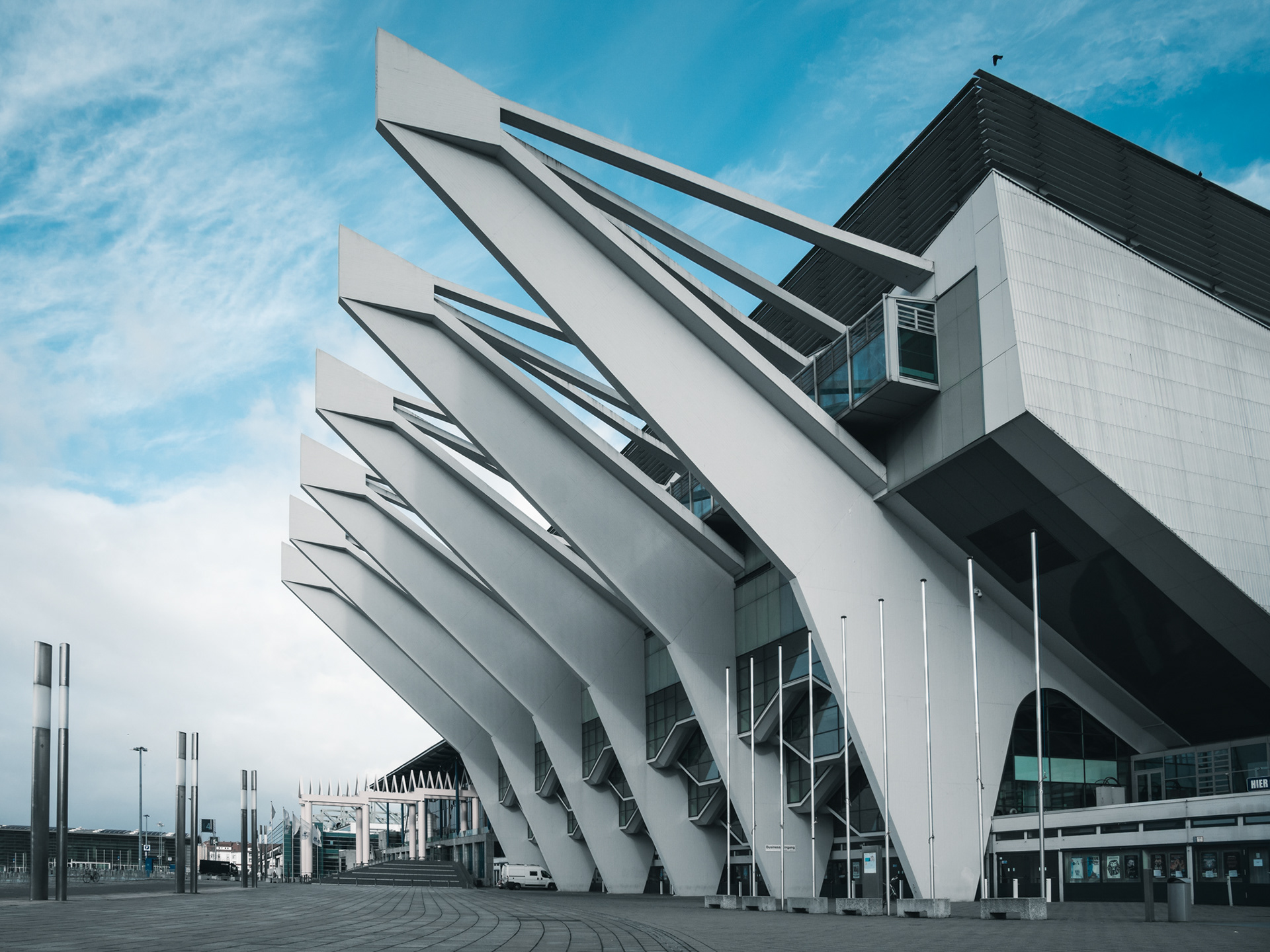 Stadthalle Bremen von 1964, Architekt: Roland Rainer, Fotografiert als freies Projekt von Philipp Eigner, Architekturfotograf für Hamburg, Bremen & bundesweit.