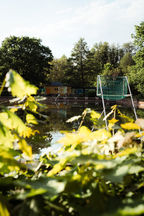 Wiederaneignung urbaner Räume, Nutzung eines ehem. Schwimmades für Wassersport