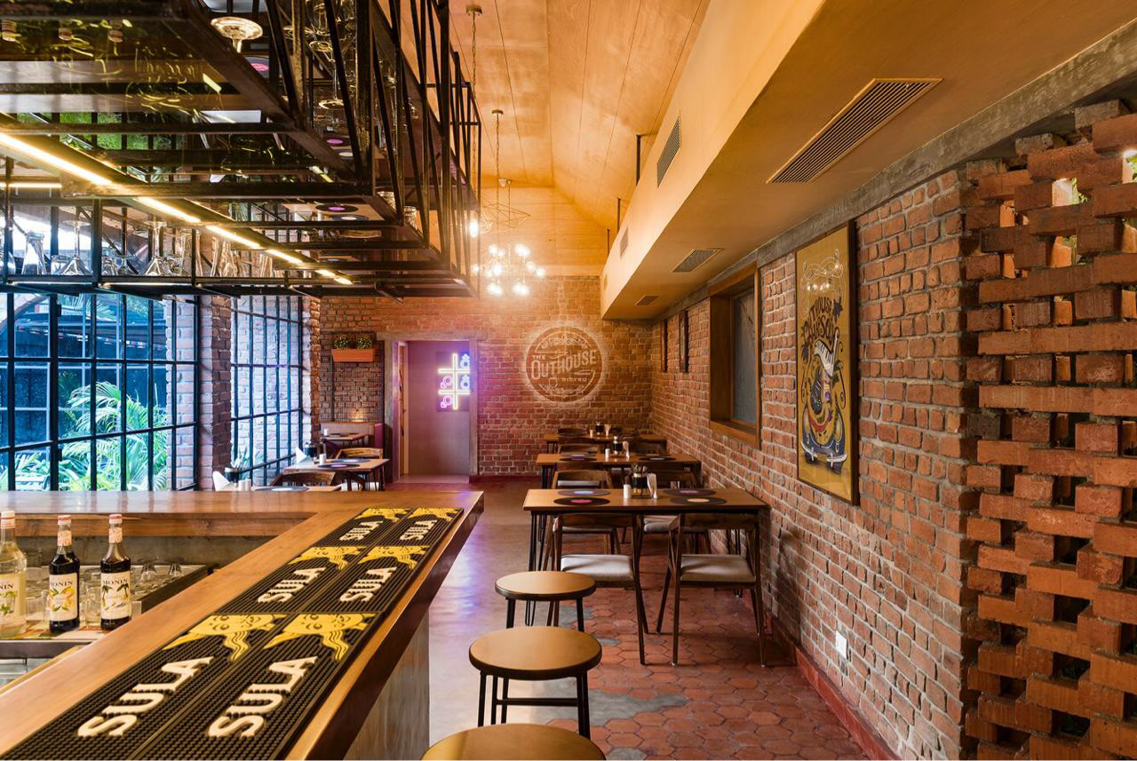 INTERIOR BAR
