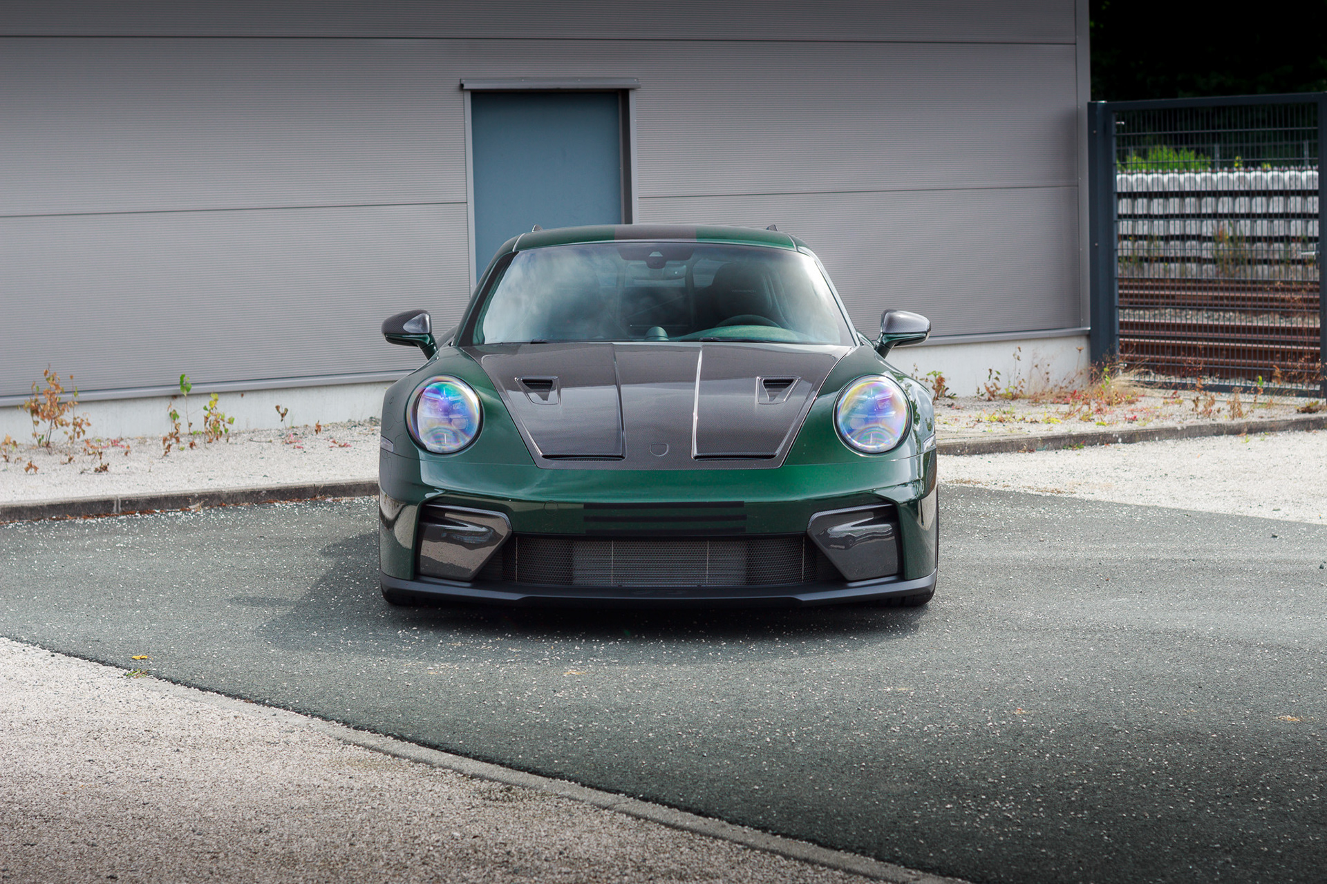 Frontansicht – pure Konzentration. Jedes Detail des GT3 spiegelt Präzision wider.