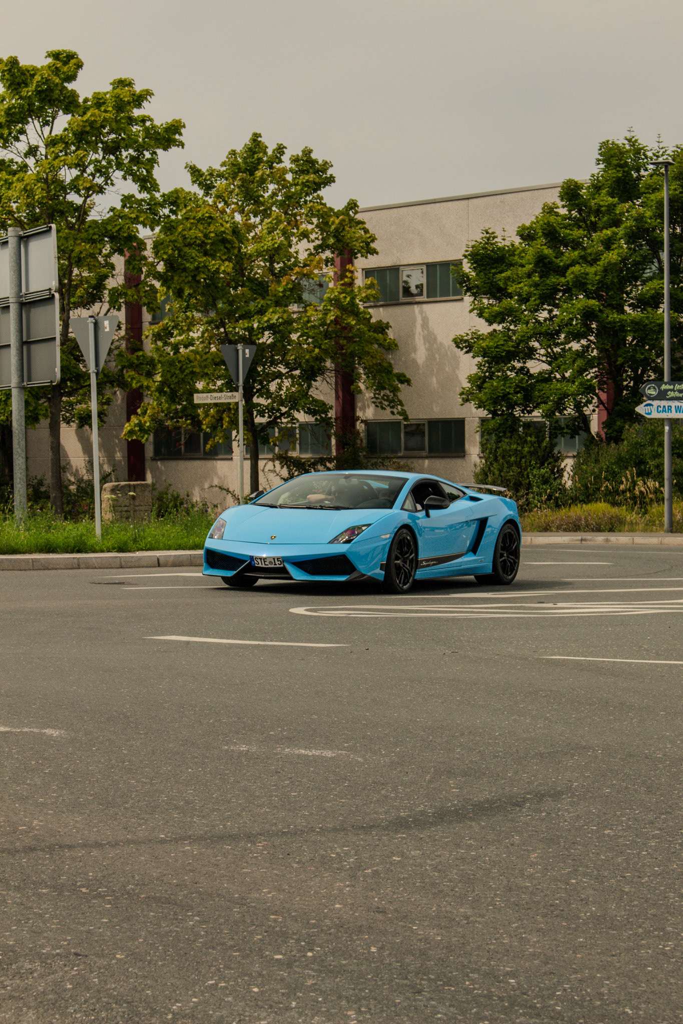 Erste Begegnung mit der babyblauen Silhouette.