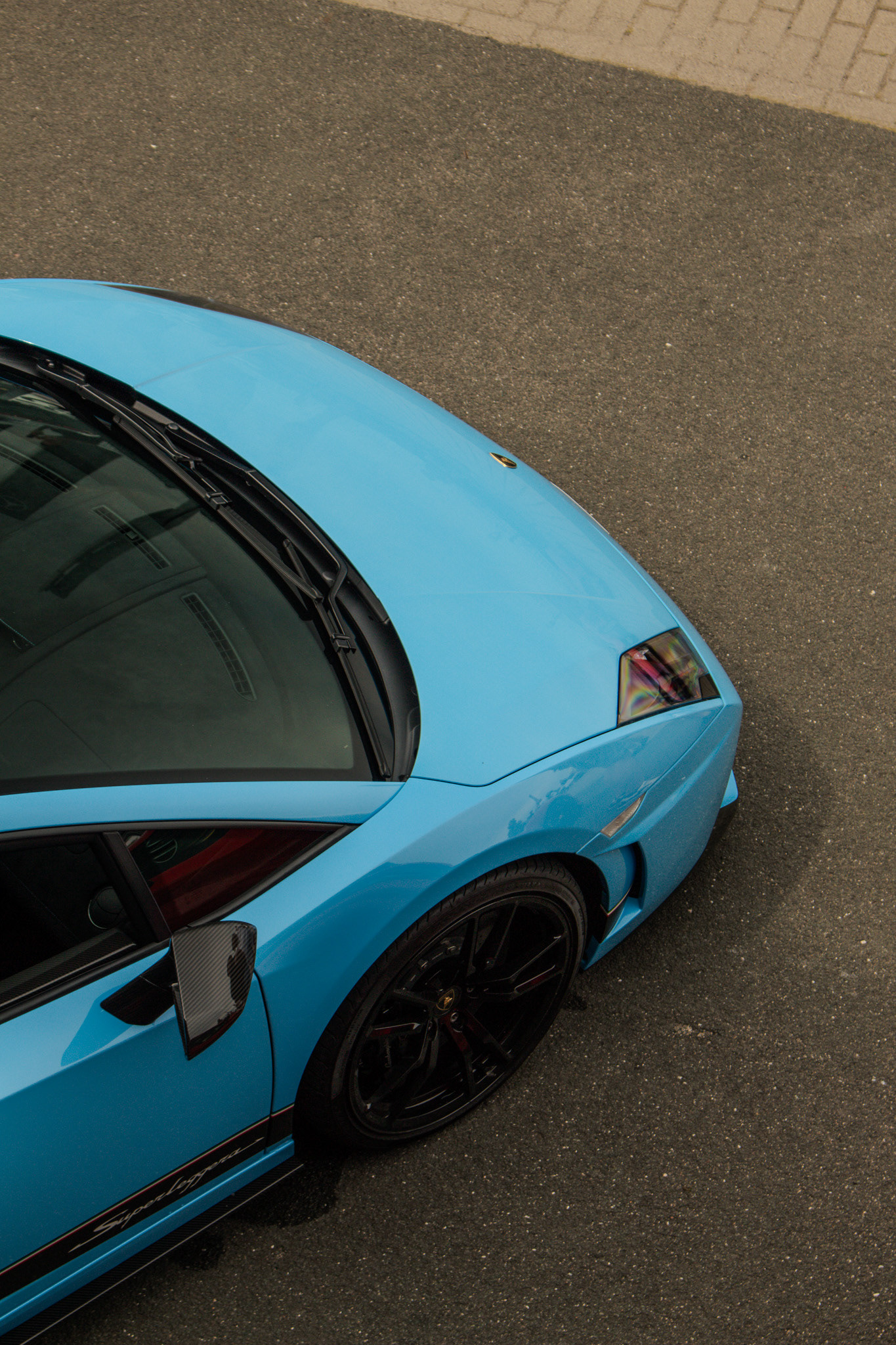 Formen, Licht und Reflexion – Design in seiner reinsten Form.