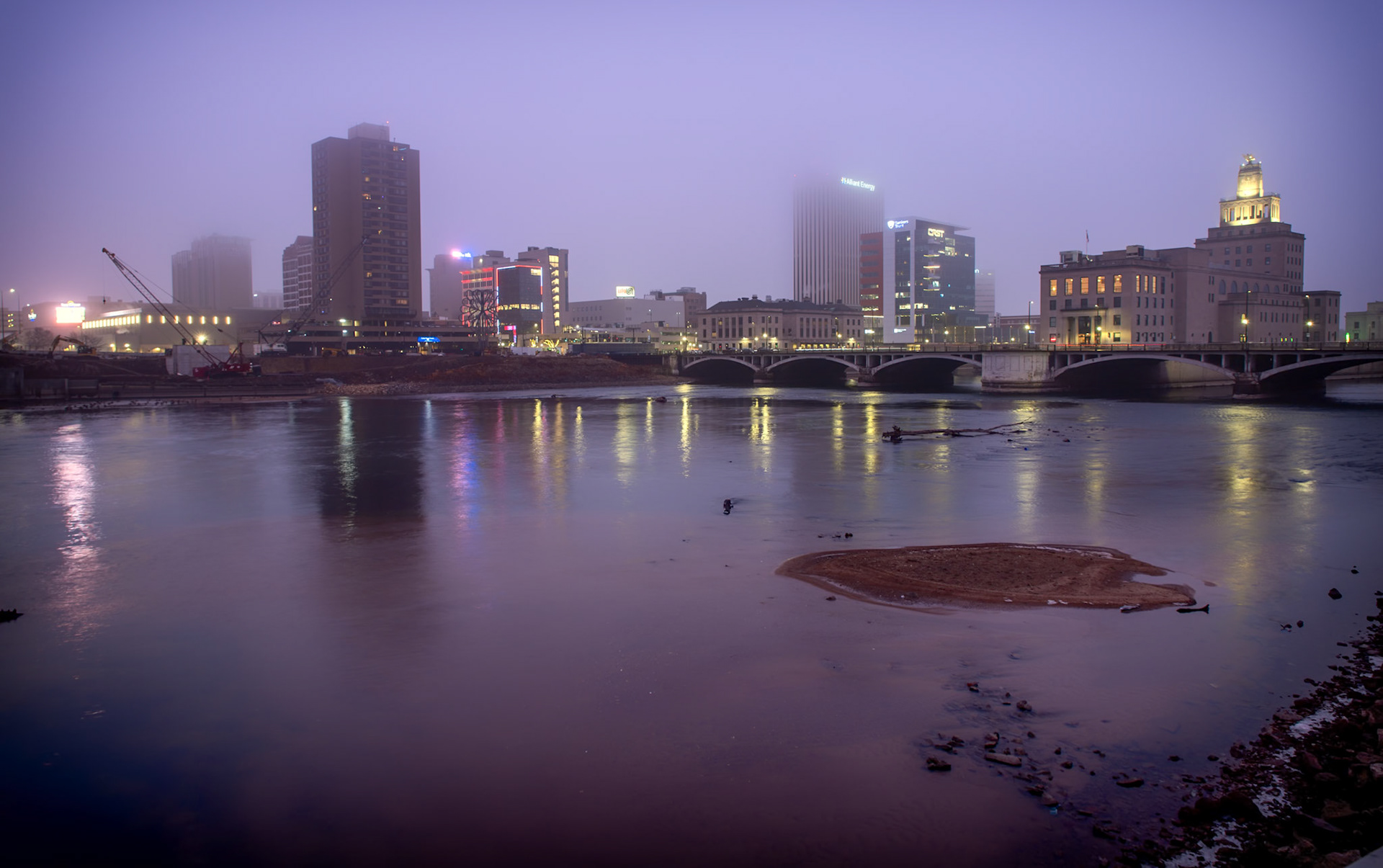 Taking Advantage of Fog Advisory - Downtown: With the recent warm front, it's a recipe for fog this time of year. Taking advantage of time off to scoot downtown to get some of the lights in the fog.