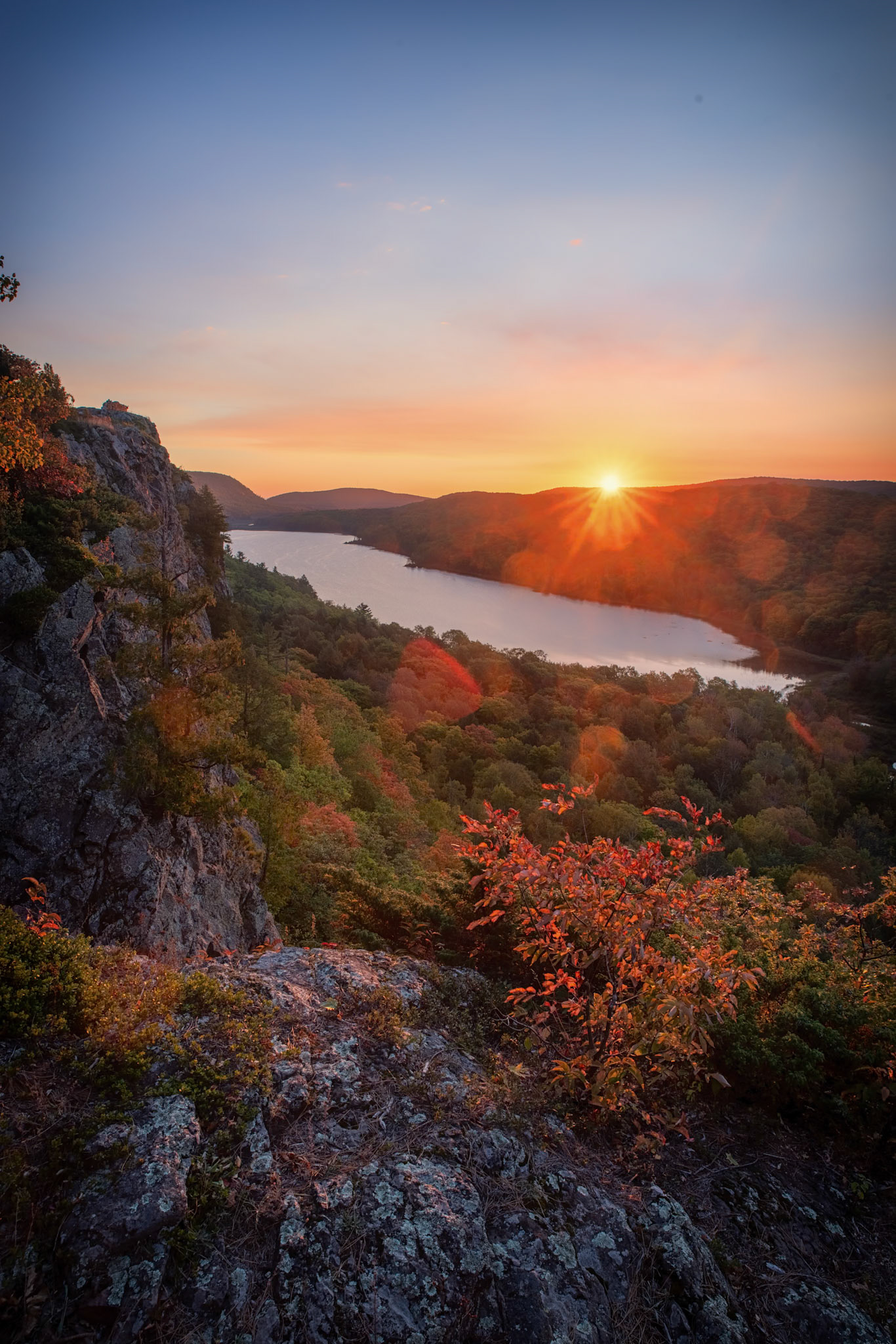 Sunrise at Lake of the Clouds: Capturing the sunrise at Lake of the Clouds