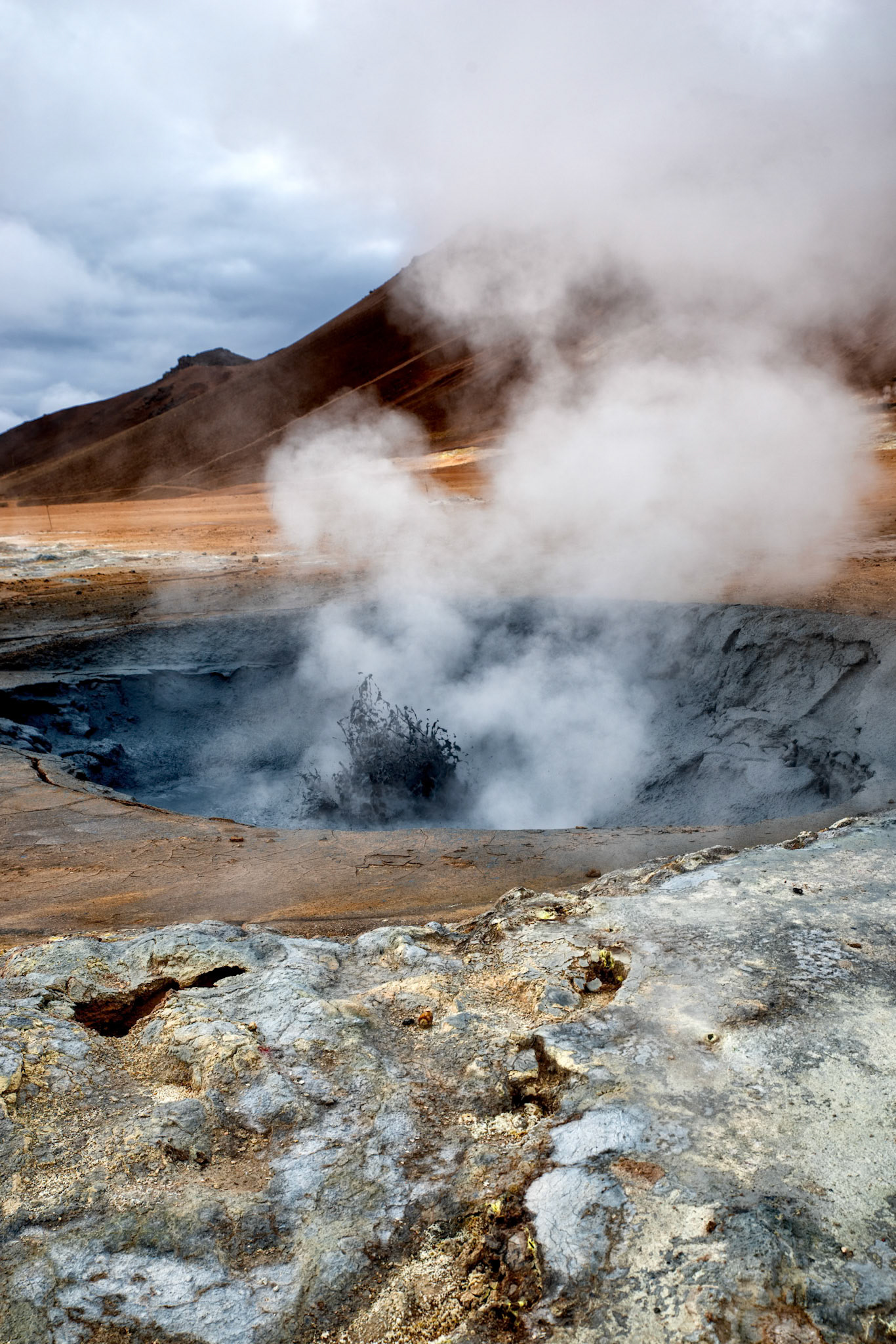Another feature of Hverir is the mud pits, which bubble constantly