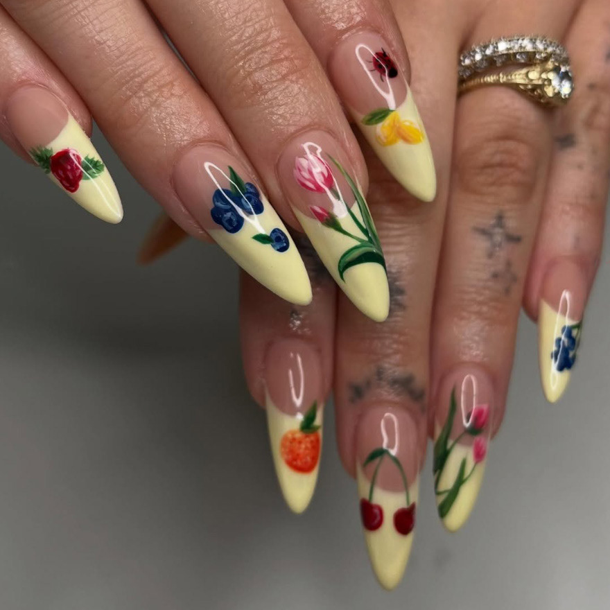 Georgia | Juicy Fruit and Flowers