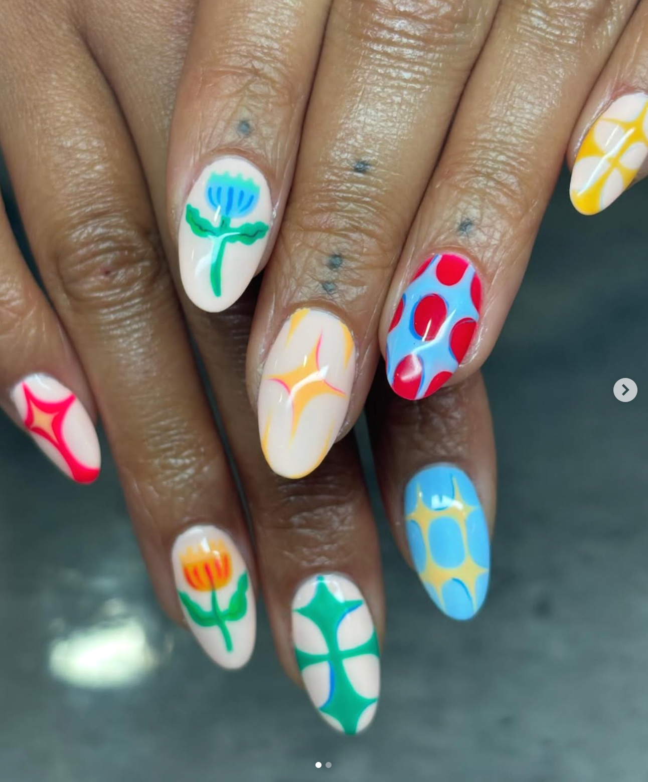 Tauvi | Flowers and Geometric Designs