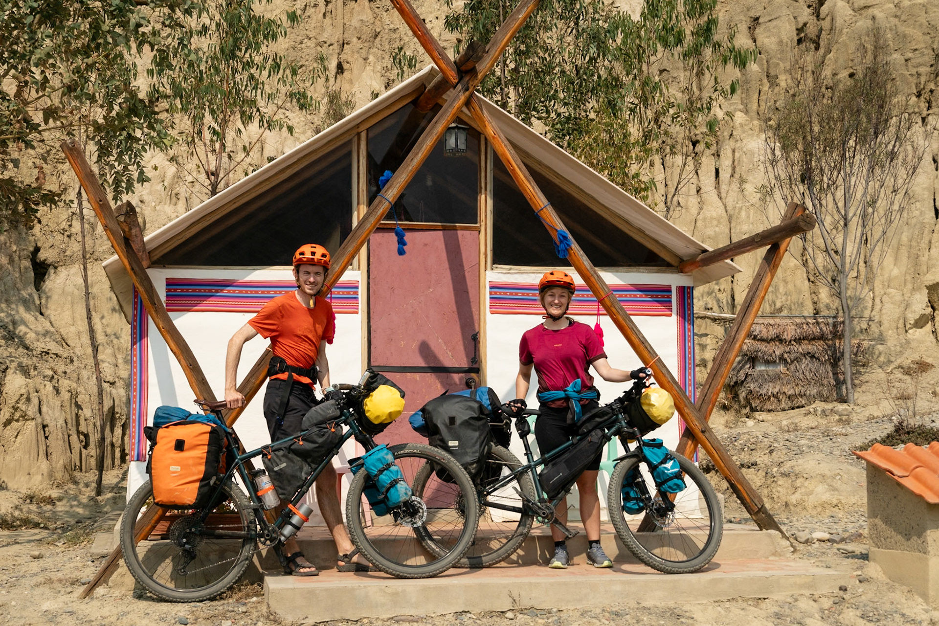 Leaving our bike setup/acclimatisation camp/glampingsite at Colibri just south of La Paz