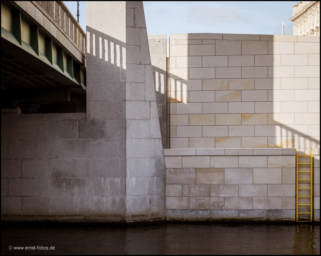 Brücke am Humboldt Forum