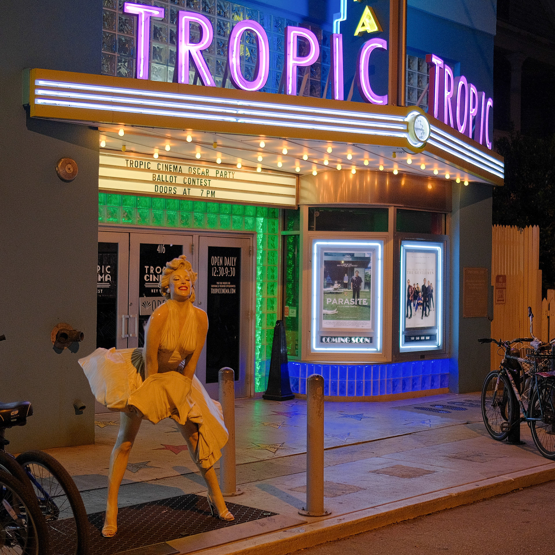 Marilyn at the theater