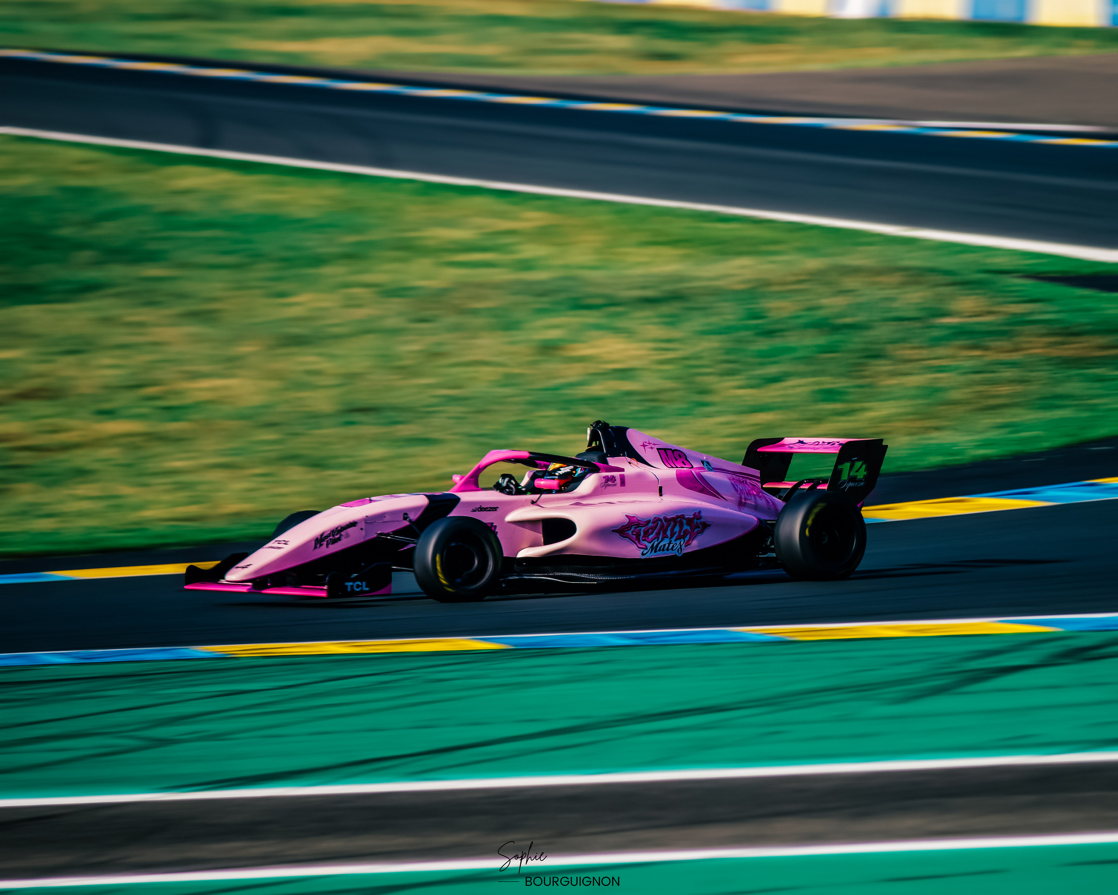 Squeezie - GP Explorer 2 - Le Mans