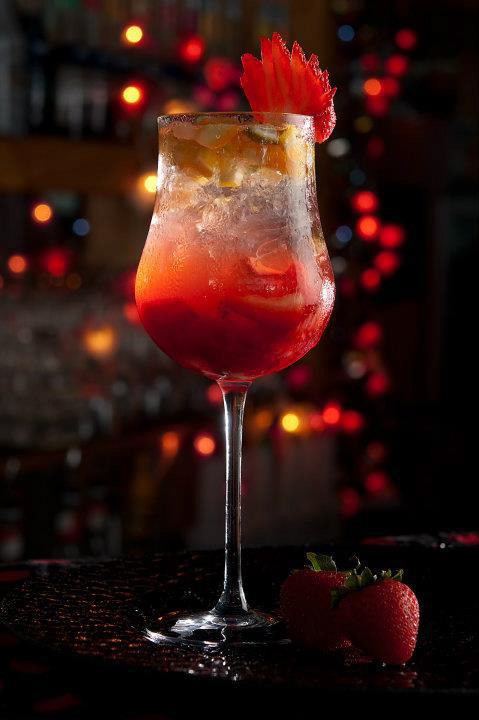 STRAWBERRY SANGRIA