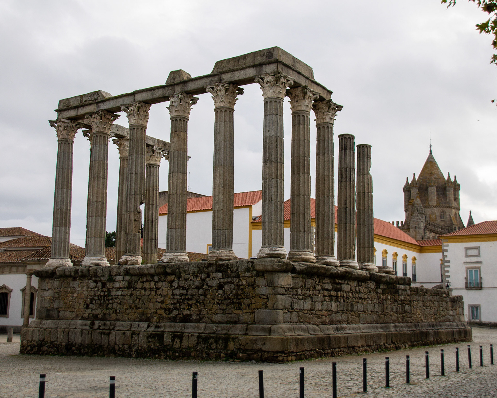Roman ruins in Evora