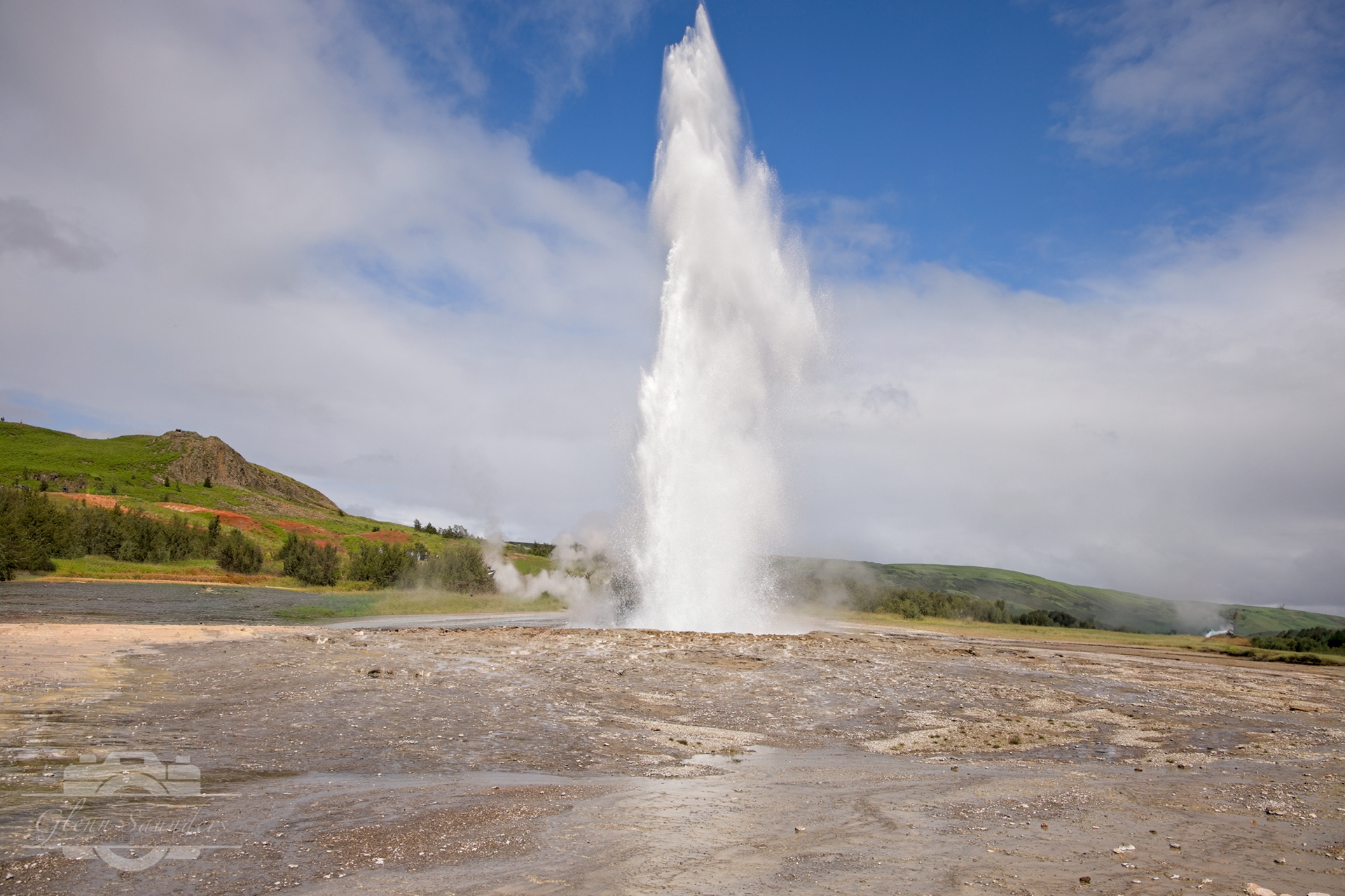 64°18'45.851398" N 20°18'3.979800" W