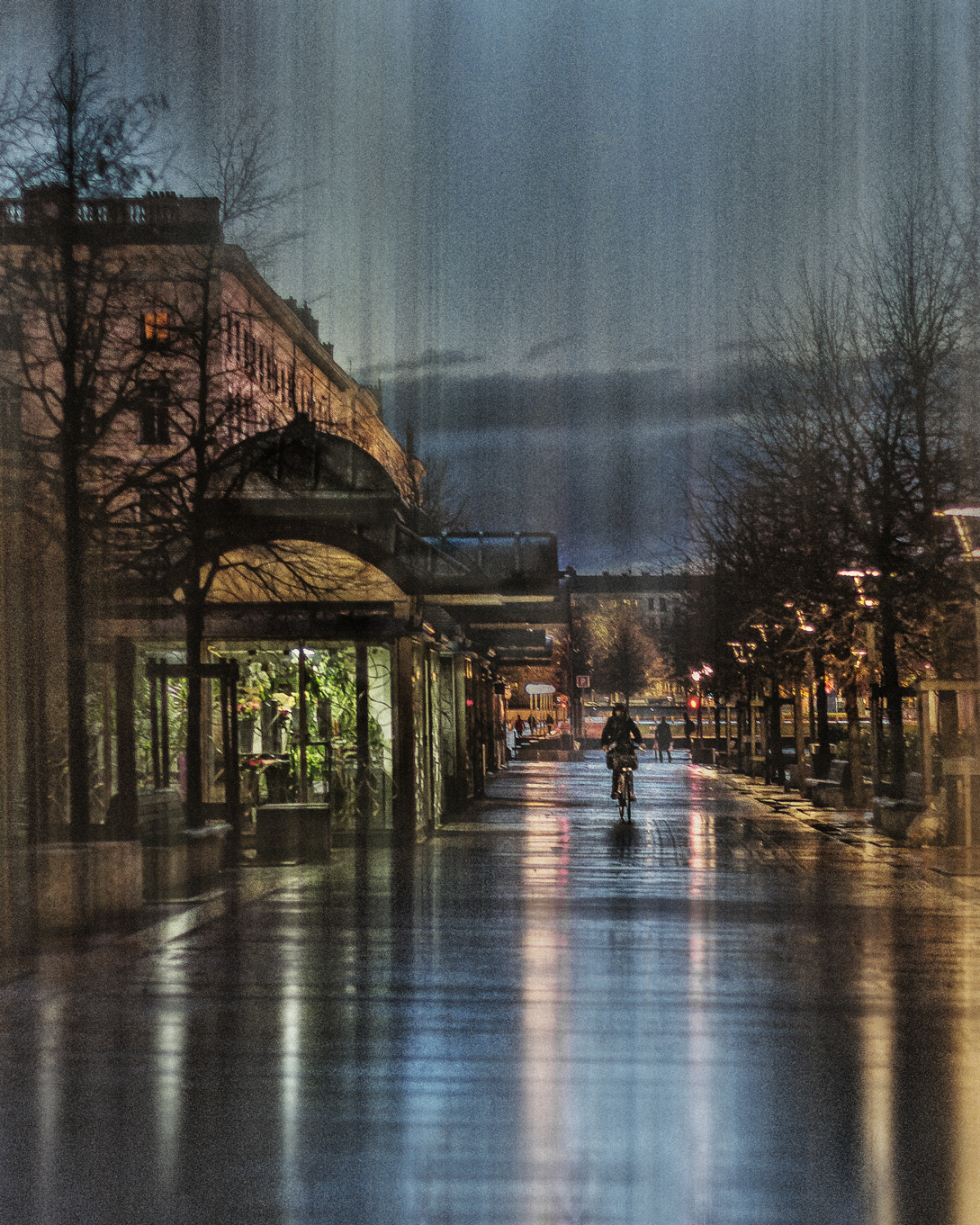 The city... of light and shadow