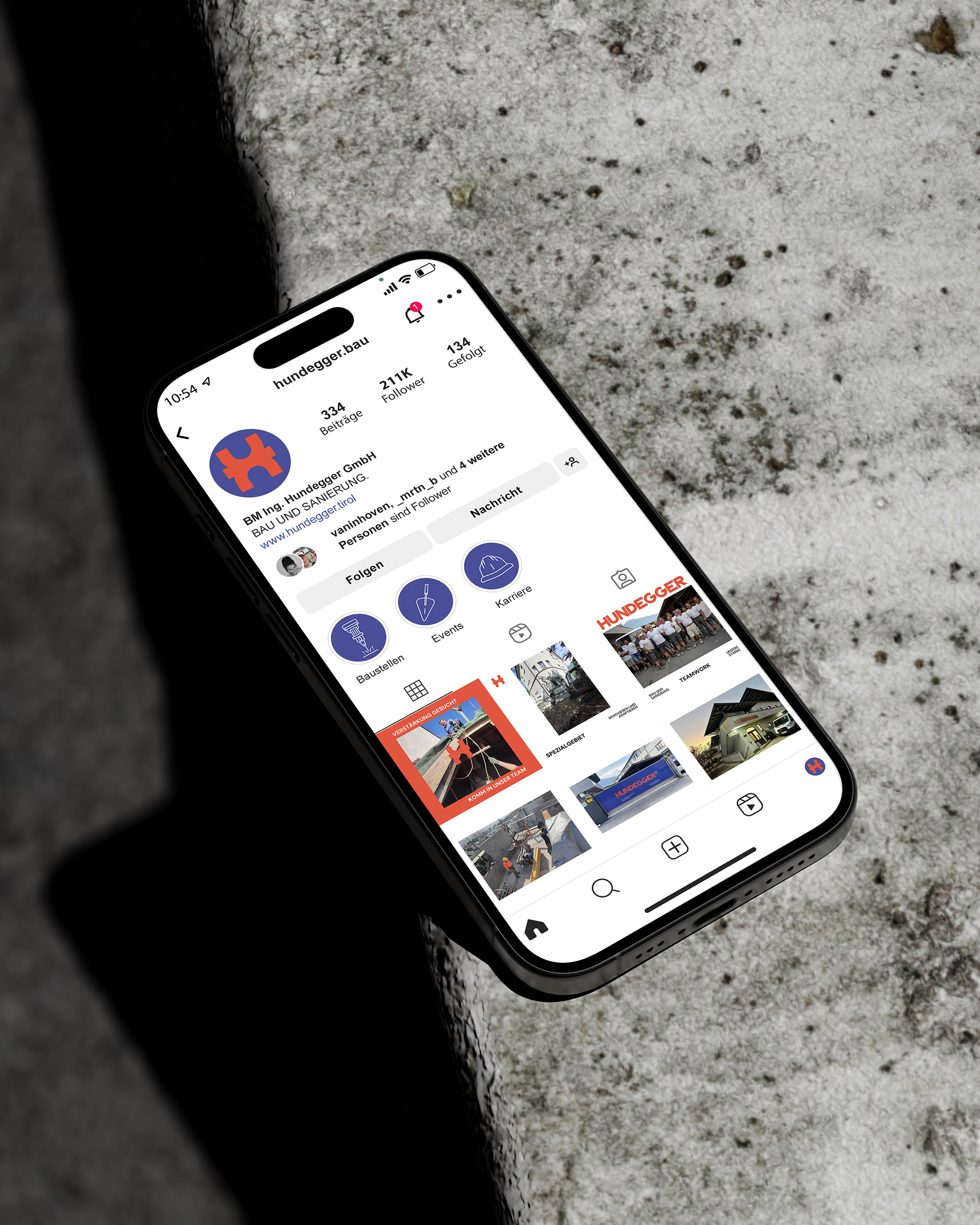 Custom Instagram post and story templates including bespoke vector iconography for BM-Ing. Hundegger.