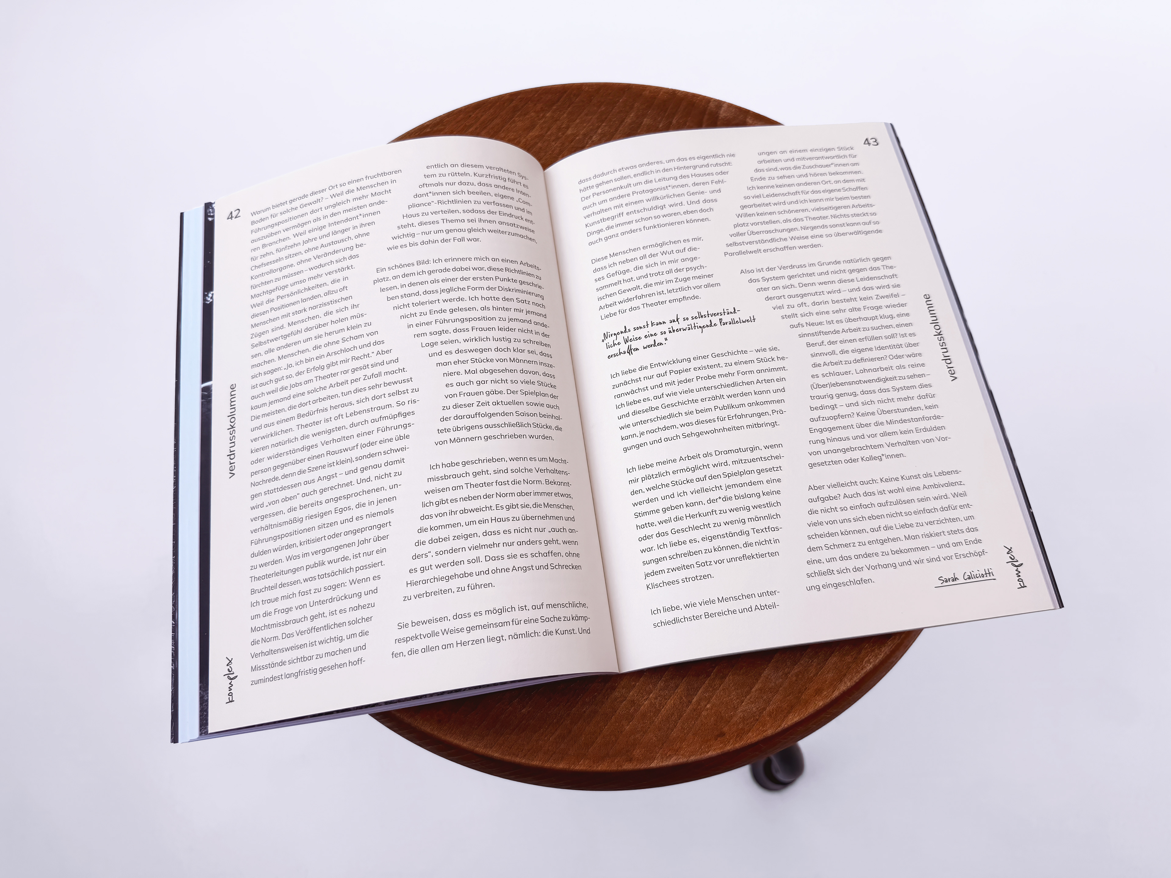 Detailed editorial layout from komplex art magazine [Verdrusskolumne part 3] showing experimental layout, custom lettering, and clean sans-serif Mulish typography.