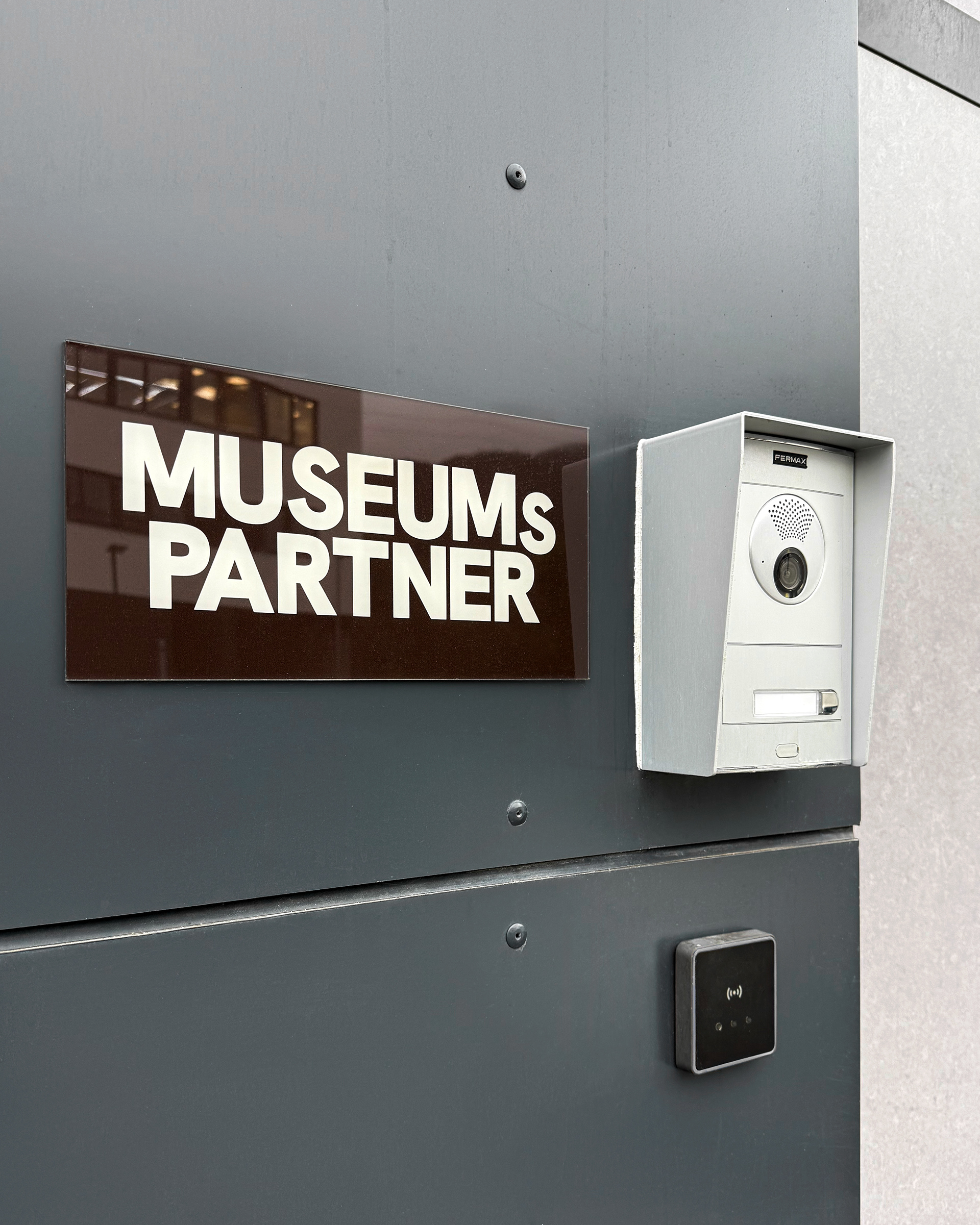 MuseumsPartner signage design