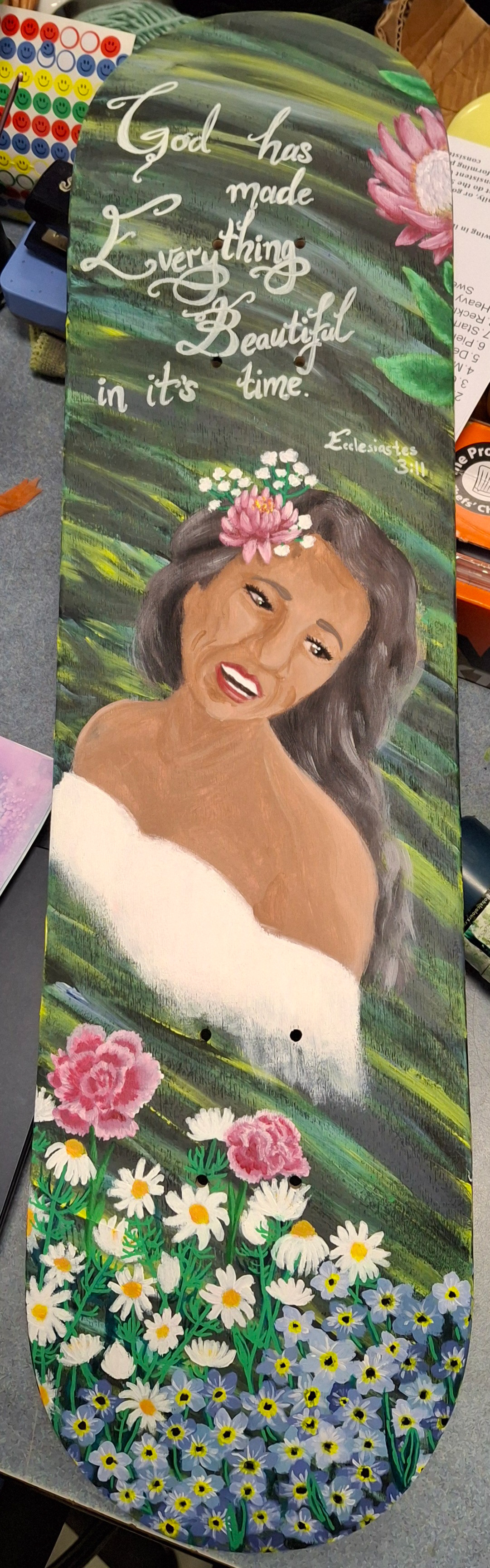 Skateboard deck of a woman and floriography - Acrylic paints and varnish on wood