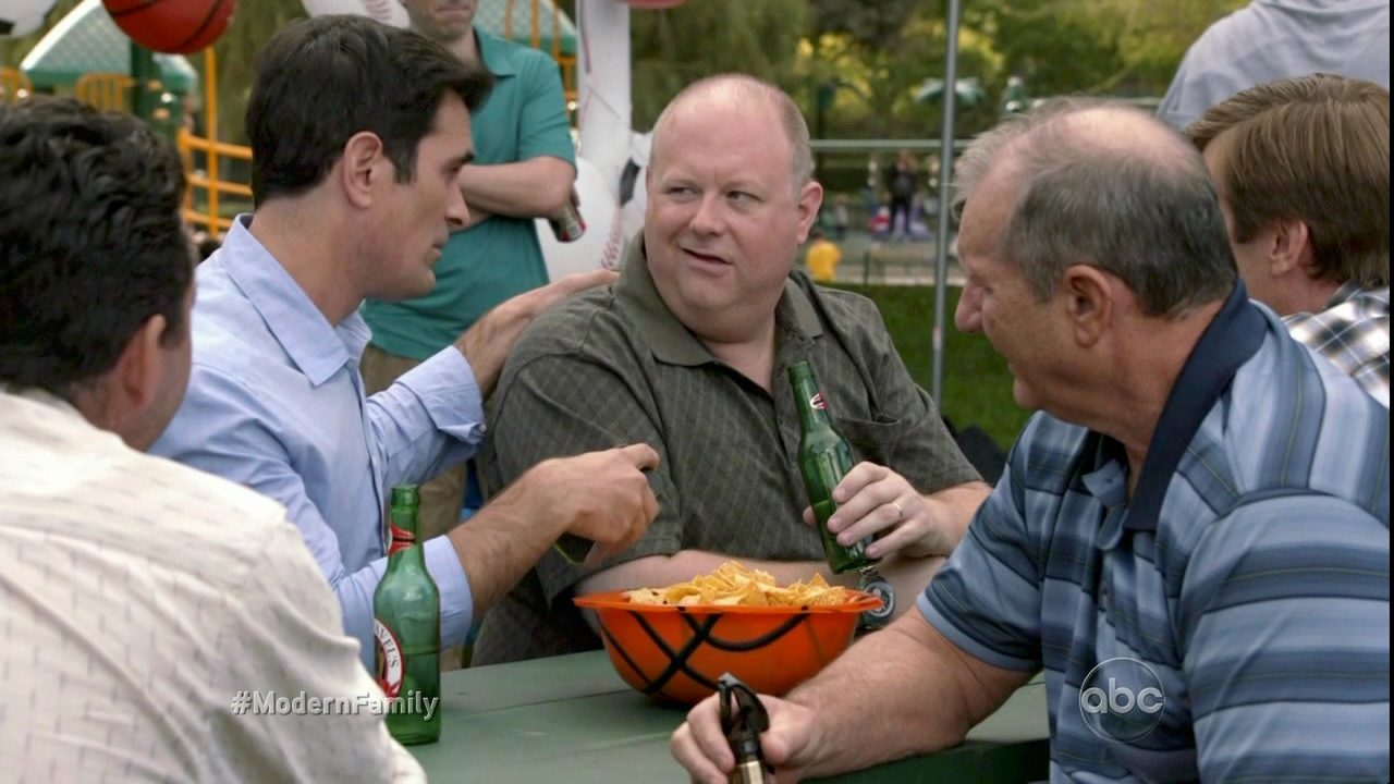 Modern Family: Ty Burrell, Kevin High, Ed O’Neill  (Director: Steve Levitan)