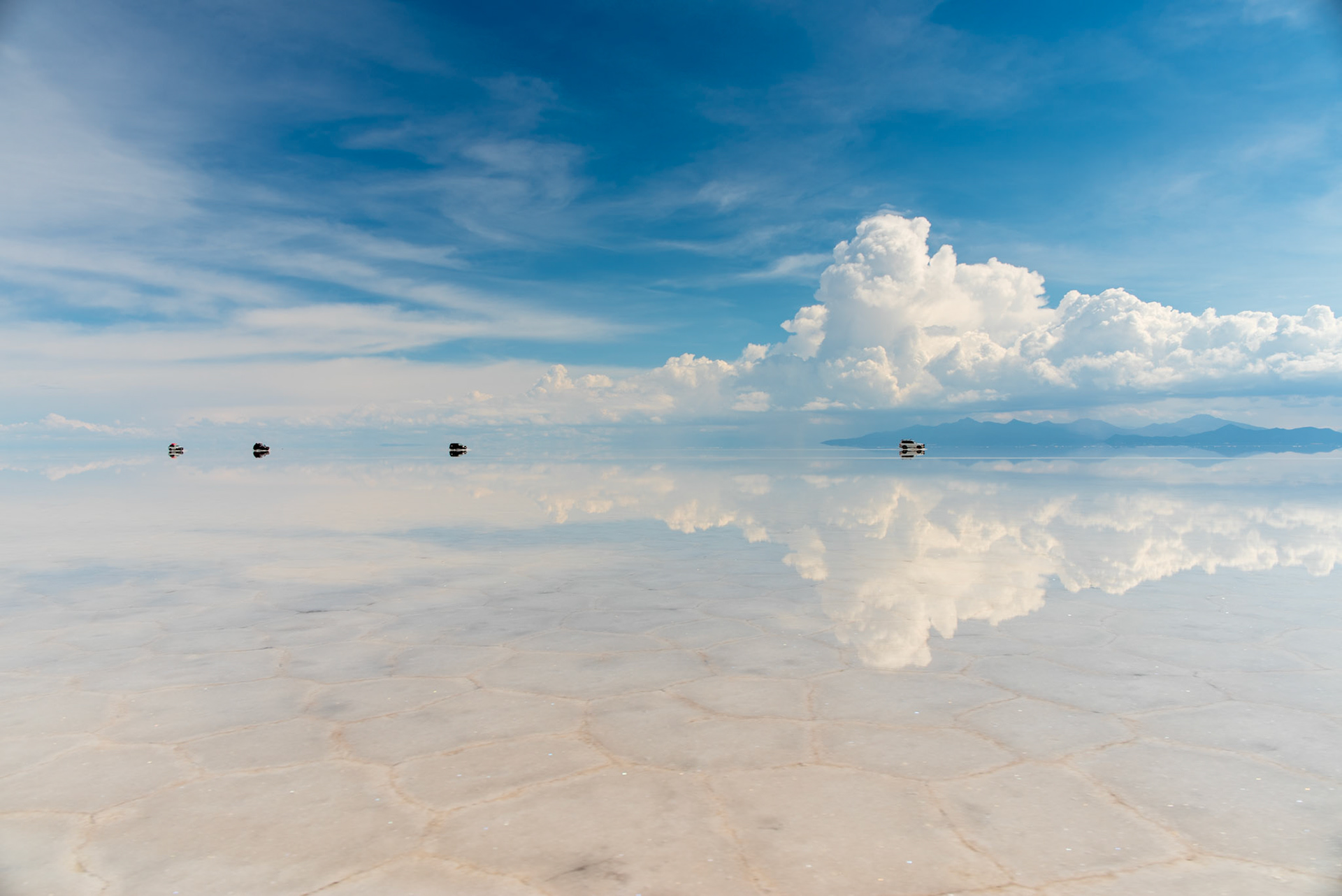 Salar de Uyuni, Bolivia. Where the sky forgets where it ends.
