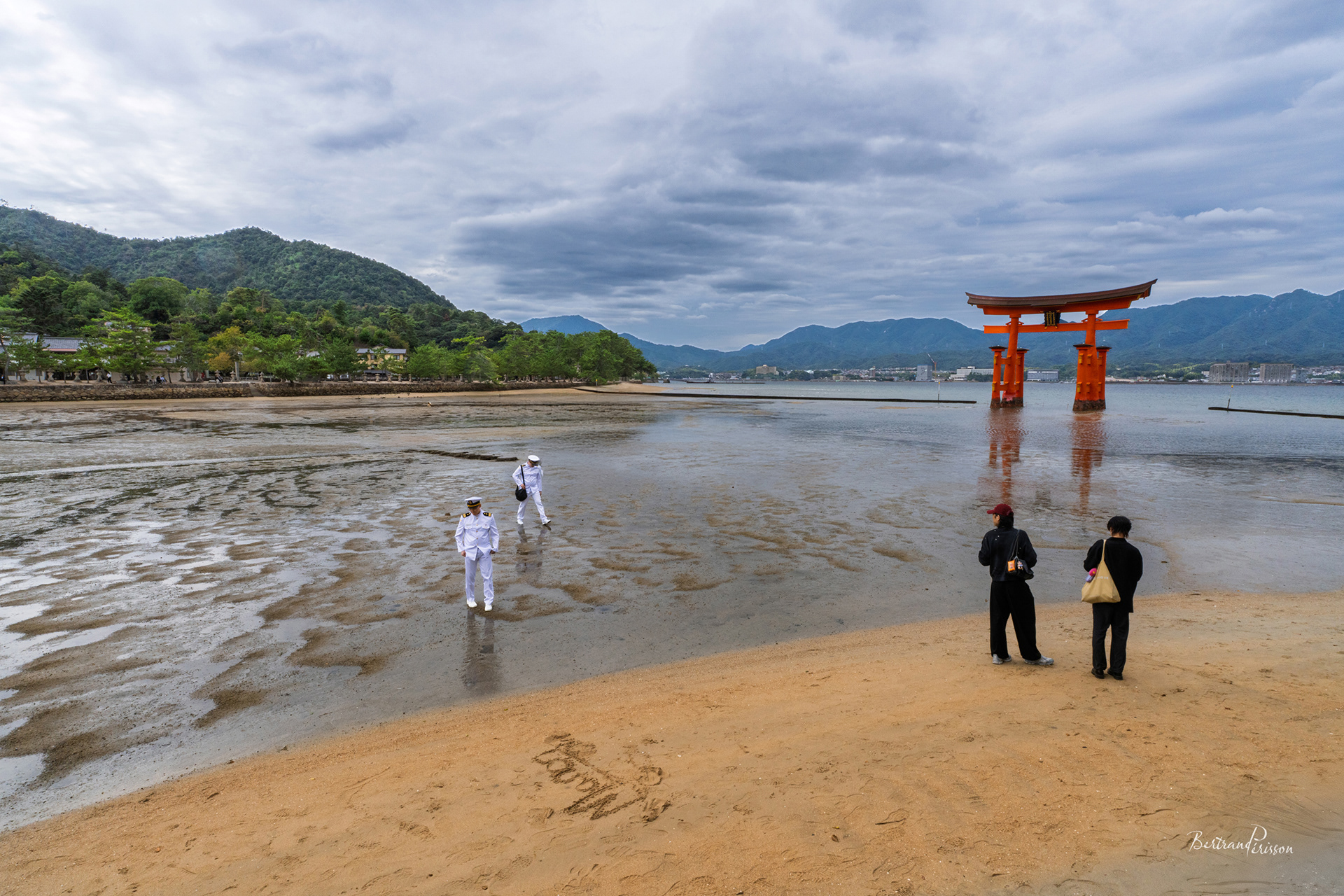 Japon 2025 - Île de Miya-jima et son torii - Six pieds