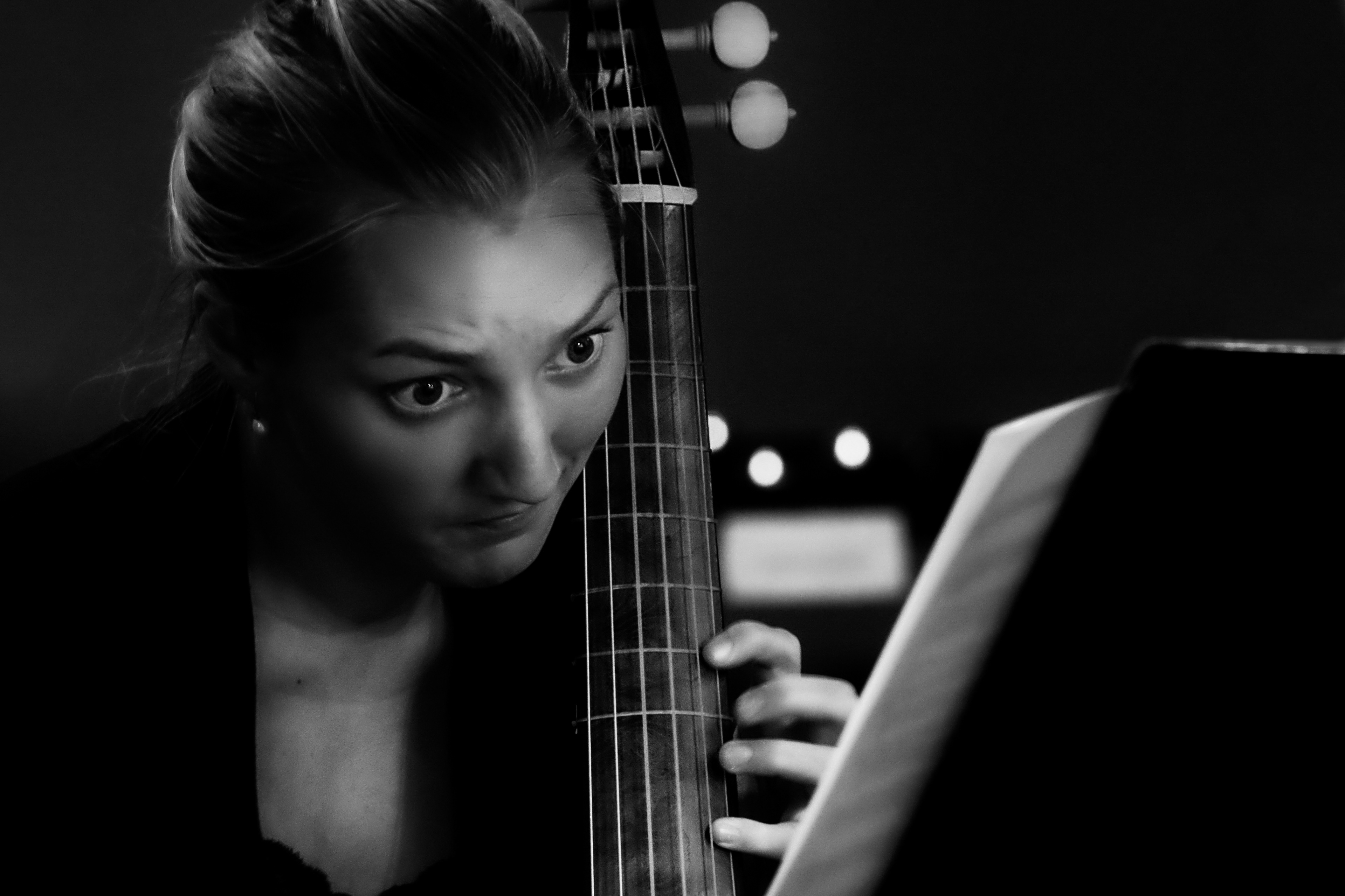 Bianca Brajuha, viole de gambe Église Saint Hippolyte de Venelles Concert Bach 2014