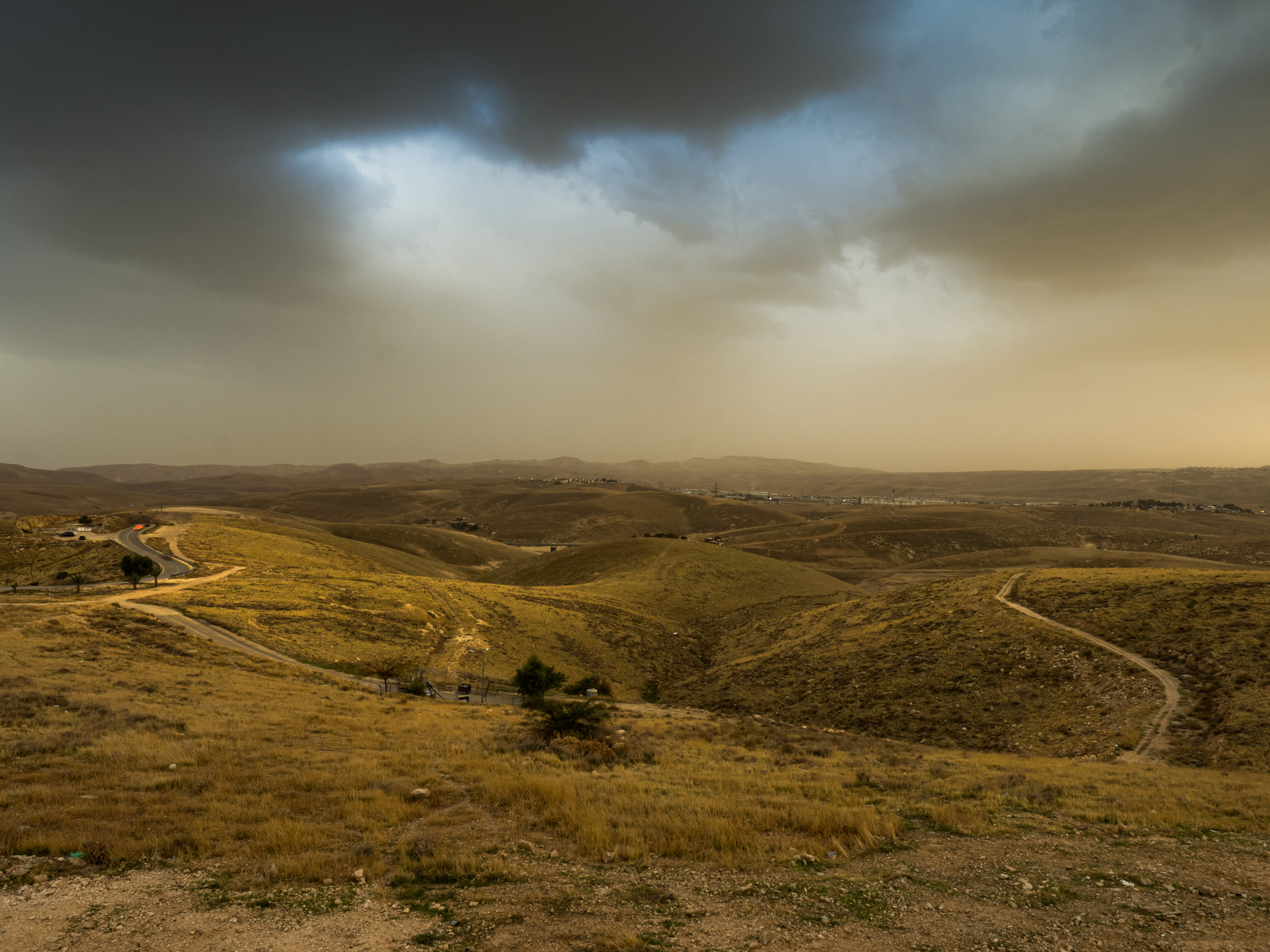 The rain has started on the hills of south Jerusalem area