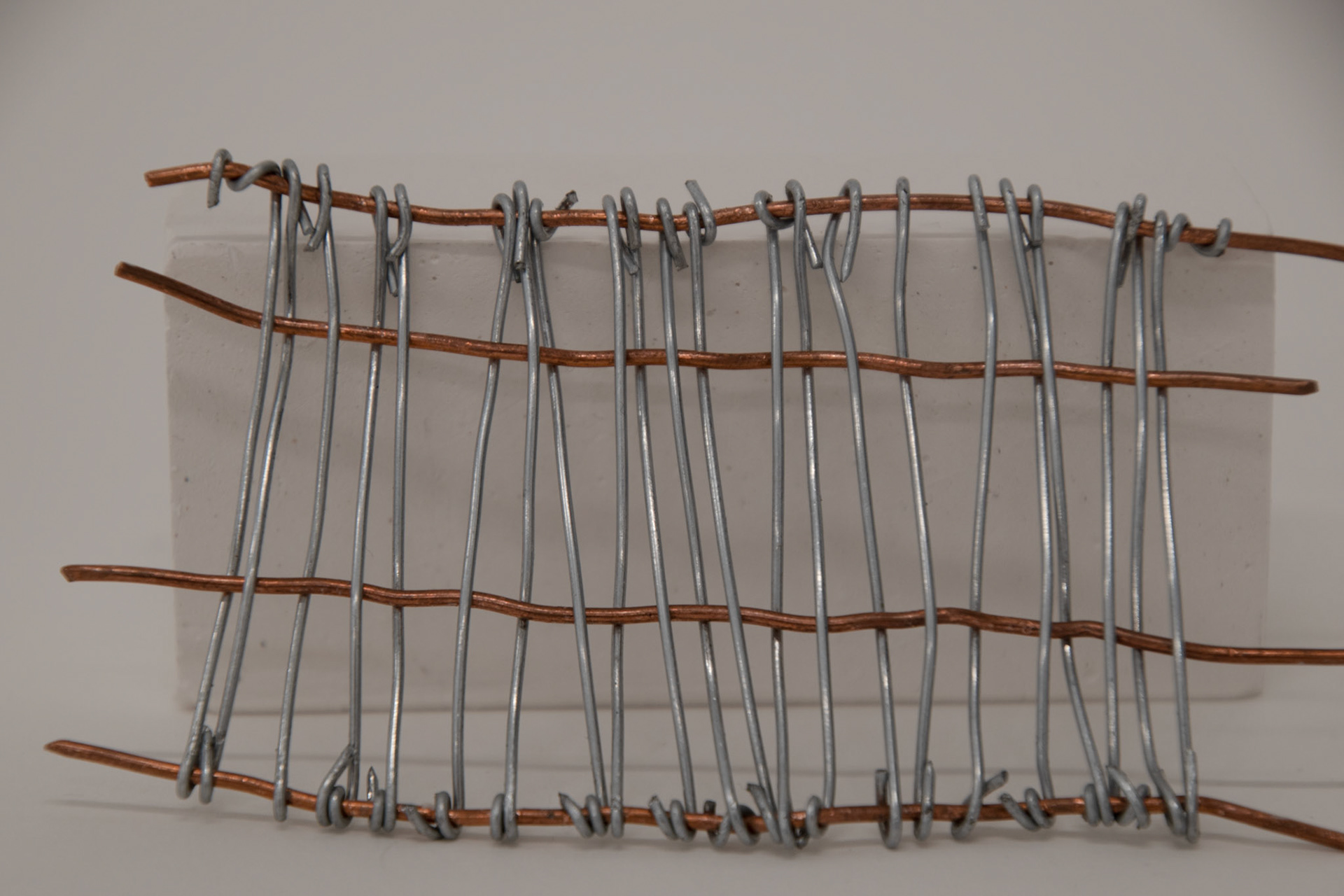 Weaving wire experiment