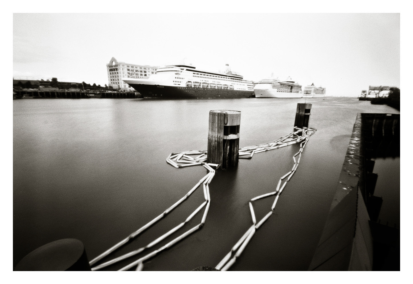 Queen Mary 2, Black Falcon Terminal