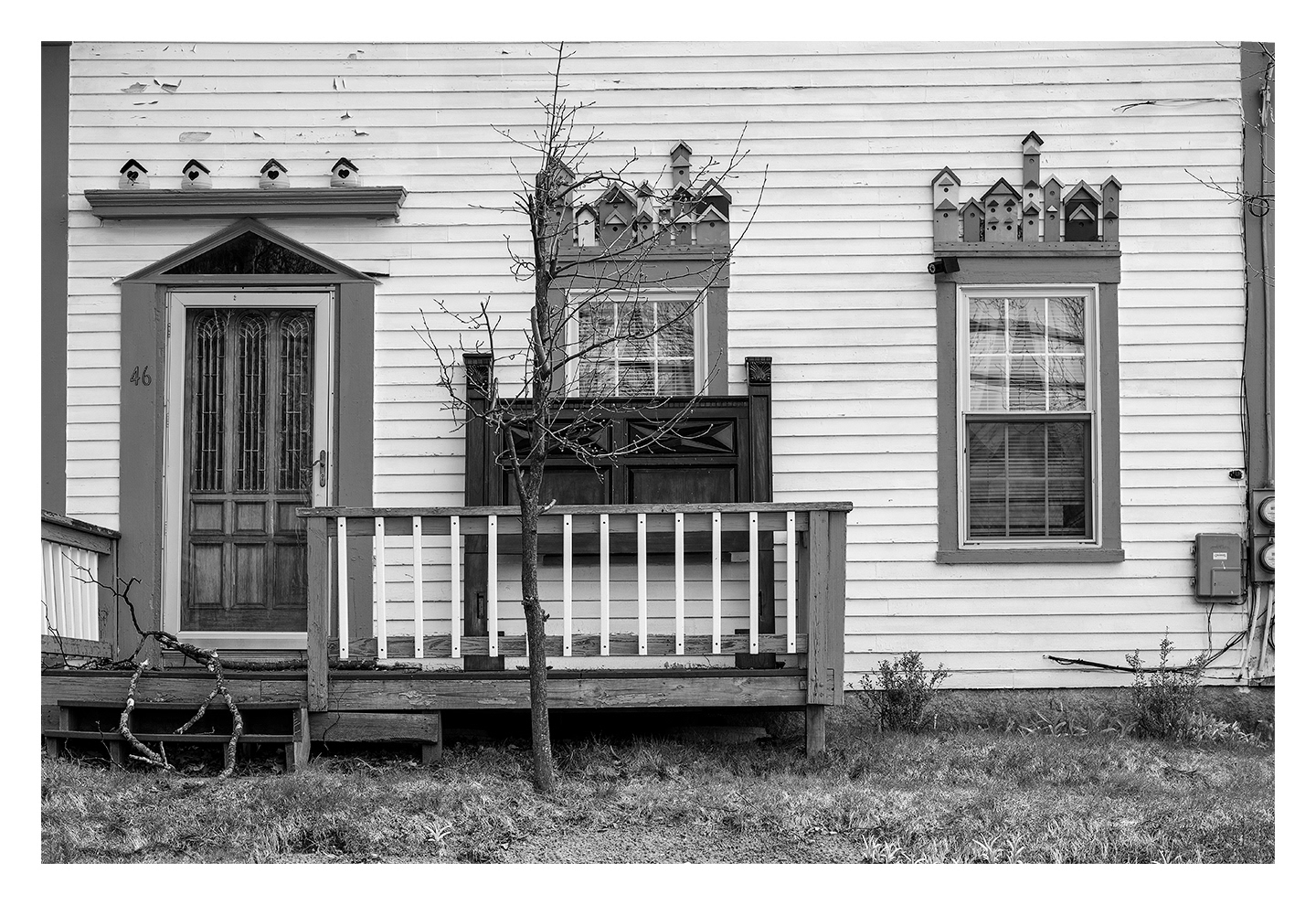 House wi Birdhouse Decorations, Sanbornville, NH