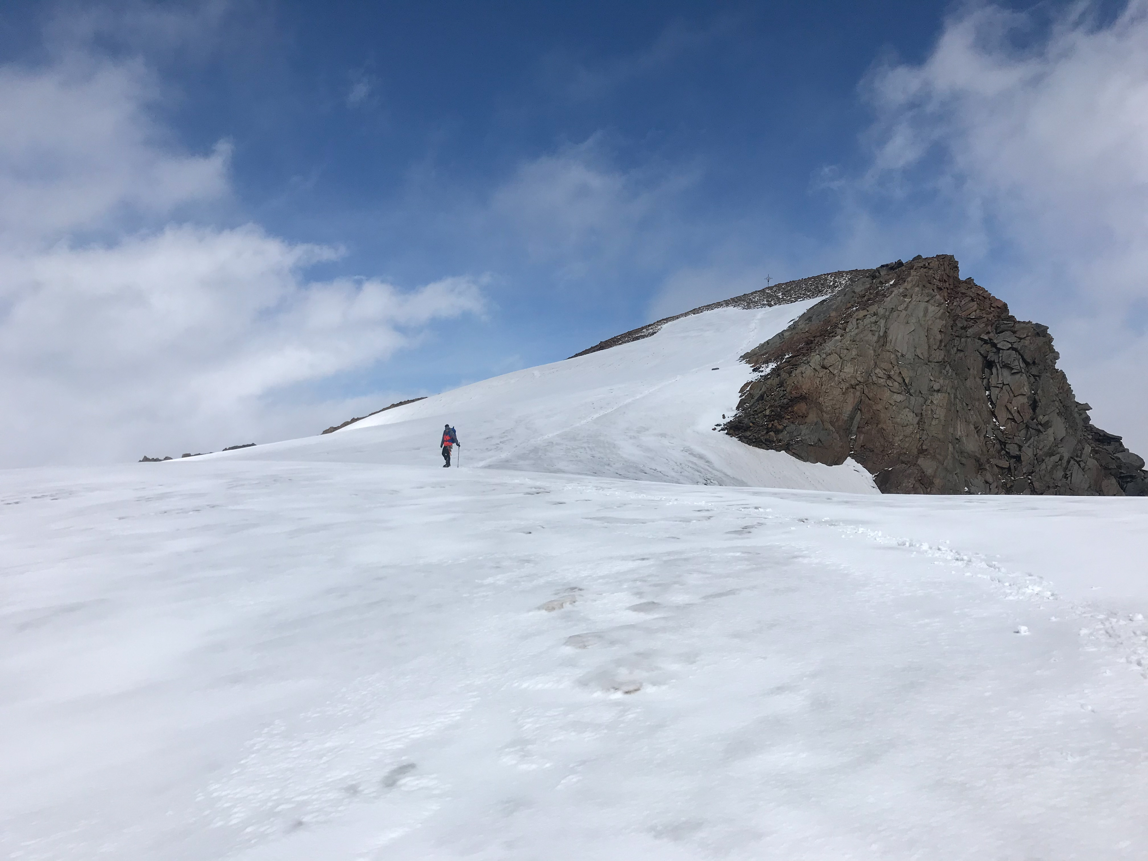 Der Fluchtkogel 3500m zeigt sich im Zustieg