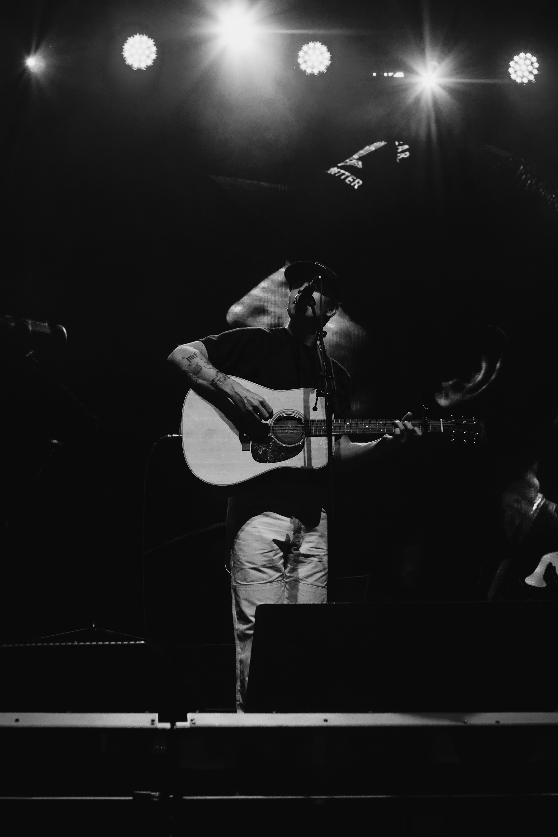 MEDIUM BUILD - RIVERSTAGE