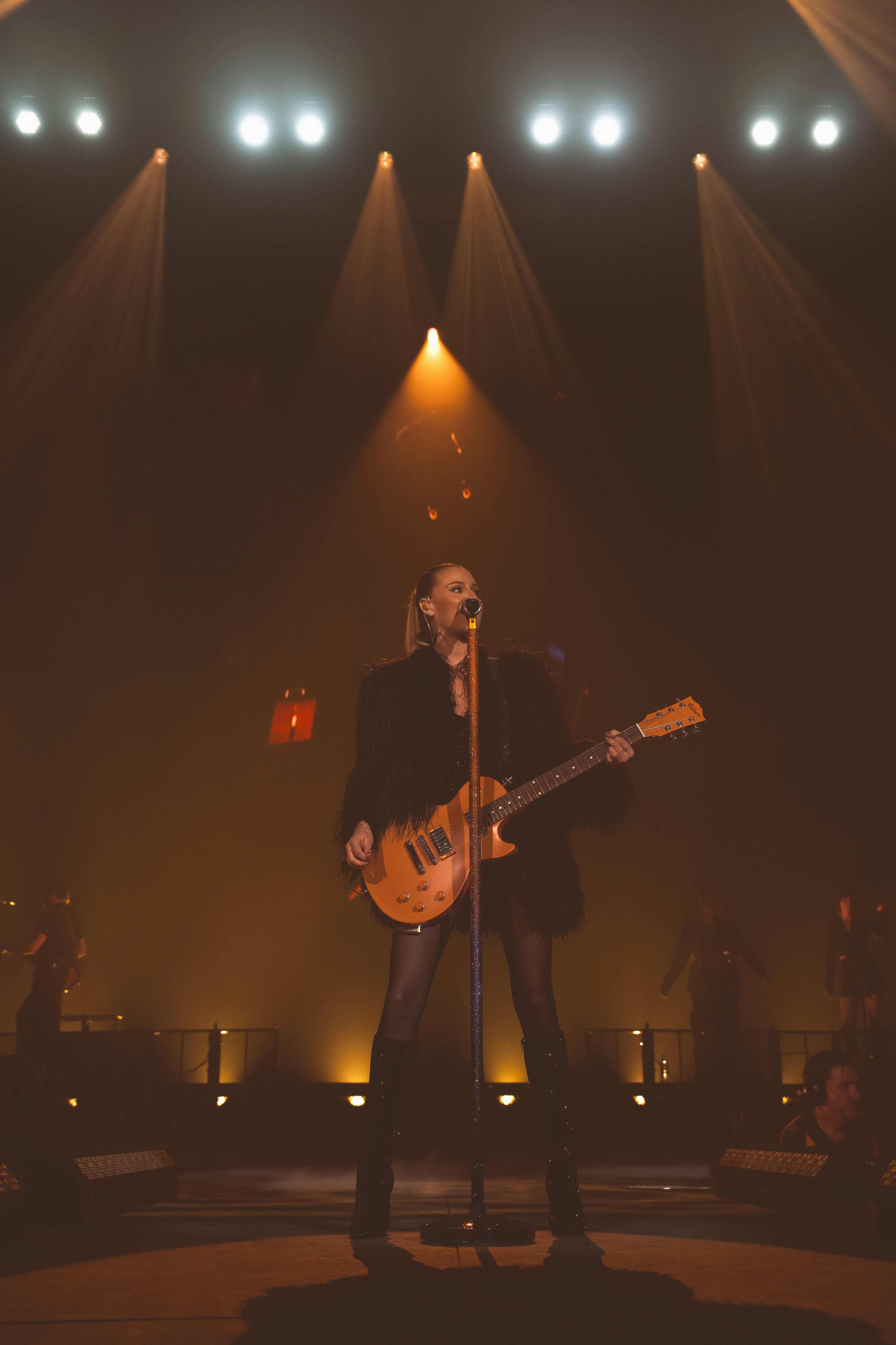 KELSEA BALLERINI - BRISBANE ENTERTAINMENT CENTRE