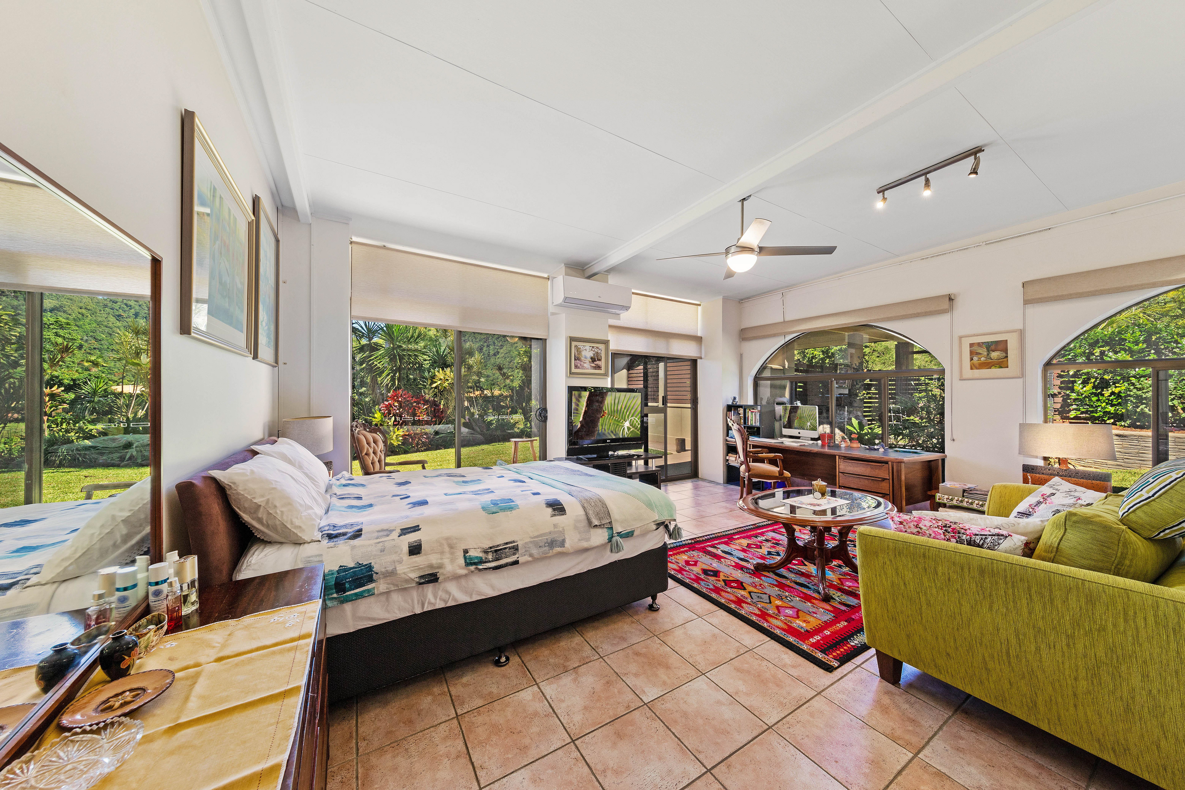 Exposure hand blended HDR 