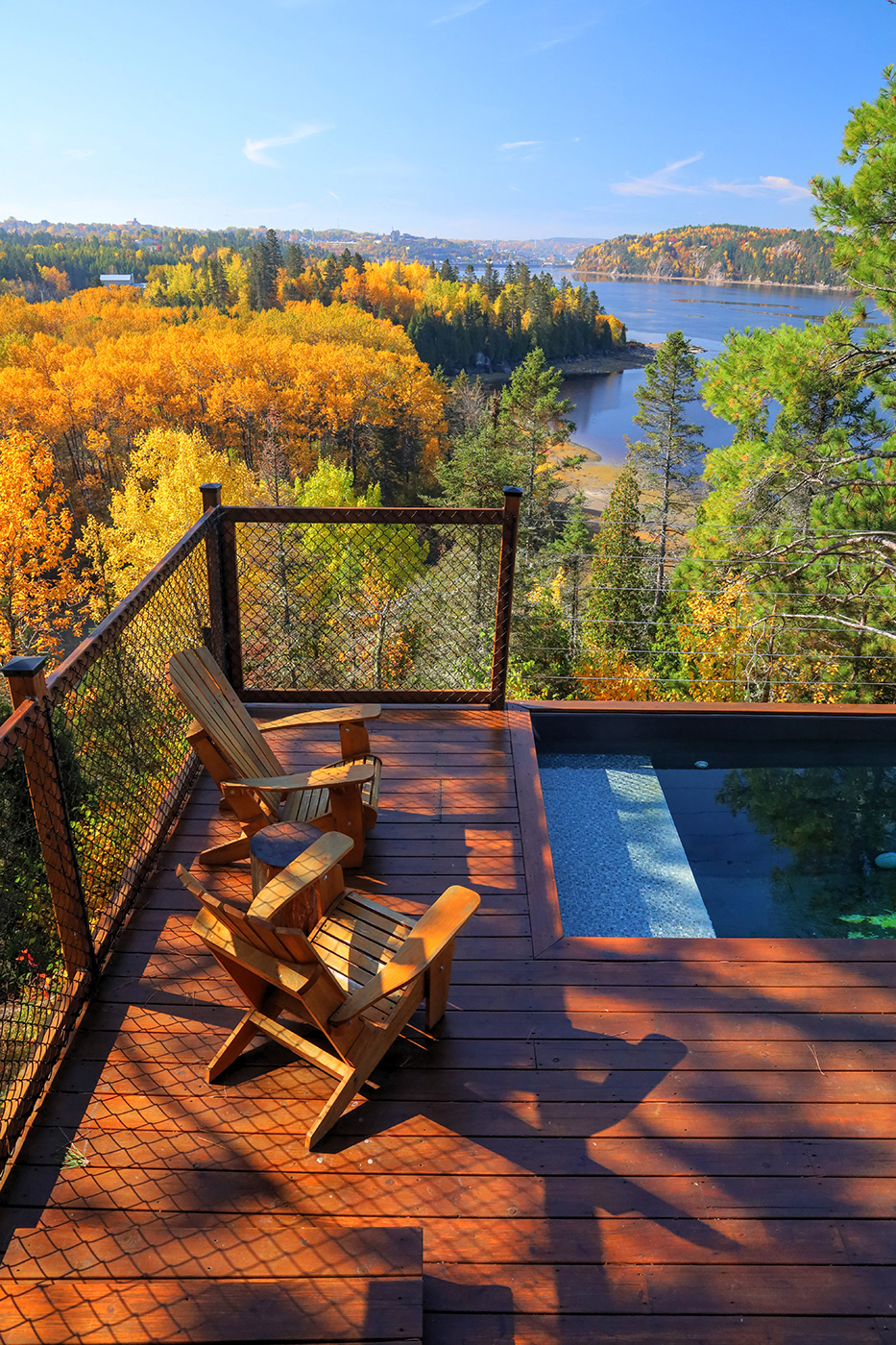 Piscine avec vue sur le Saguenay