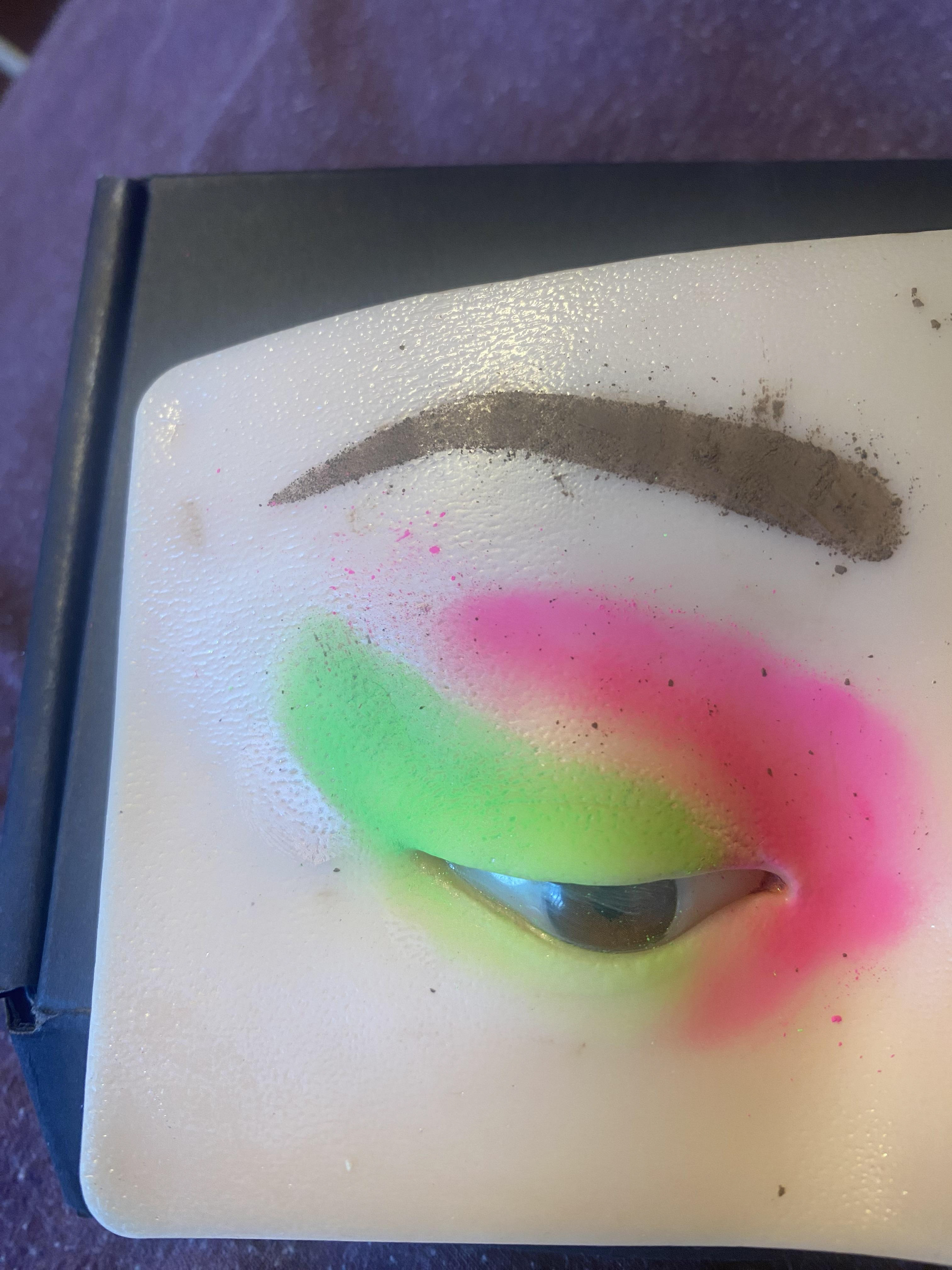 Nikki eye look