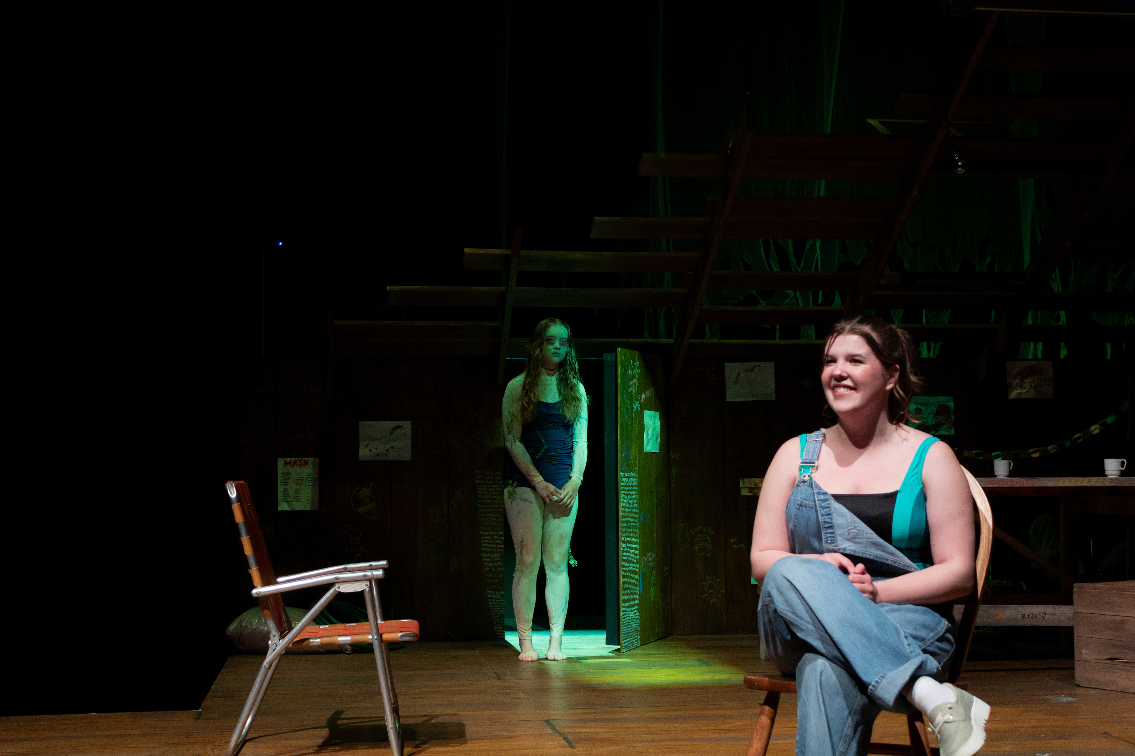 Katie (Alyson Meyers) and Drowned Girl (Riley Knoop)