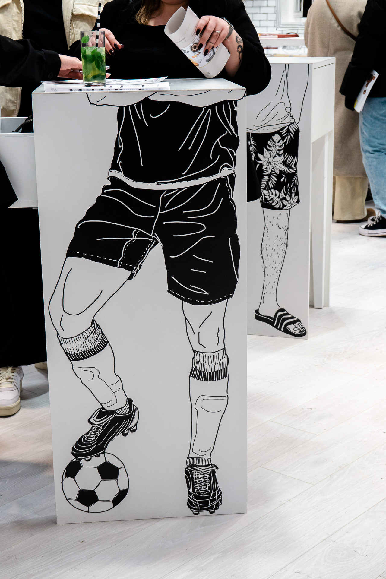 Mange-debout Footballeur - Stand PCB Création au salon SIRHA 2023
