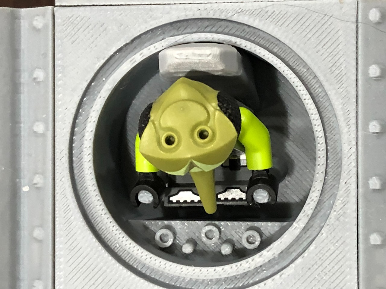 Bug Pilot Minifigure in Round Cockpit